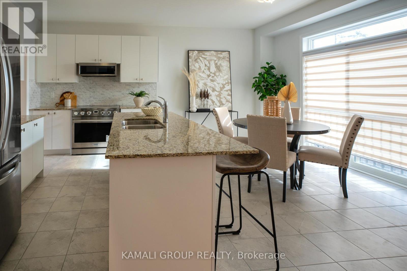 51 Ahchie Court, Vaughan, ON - Indoor Photo Showing Kitchen With Double Sink With Upgraded Kitchen