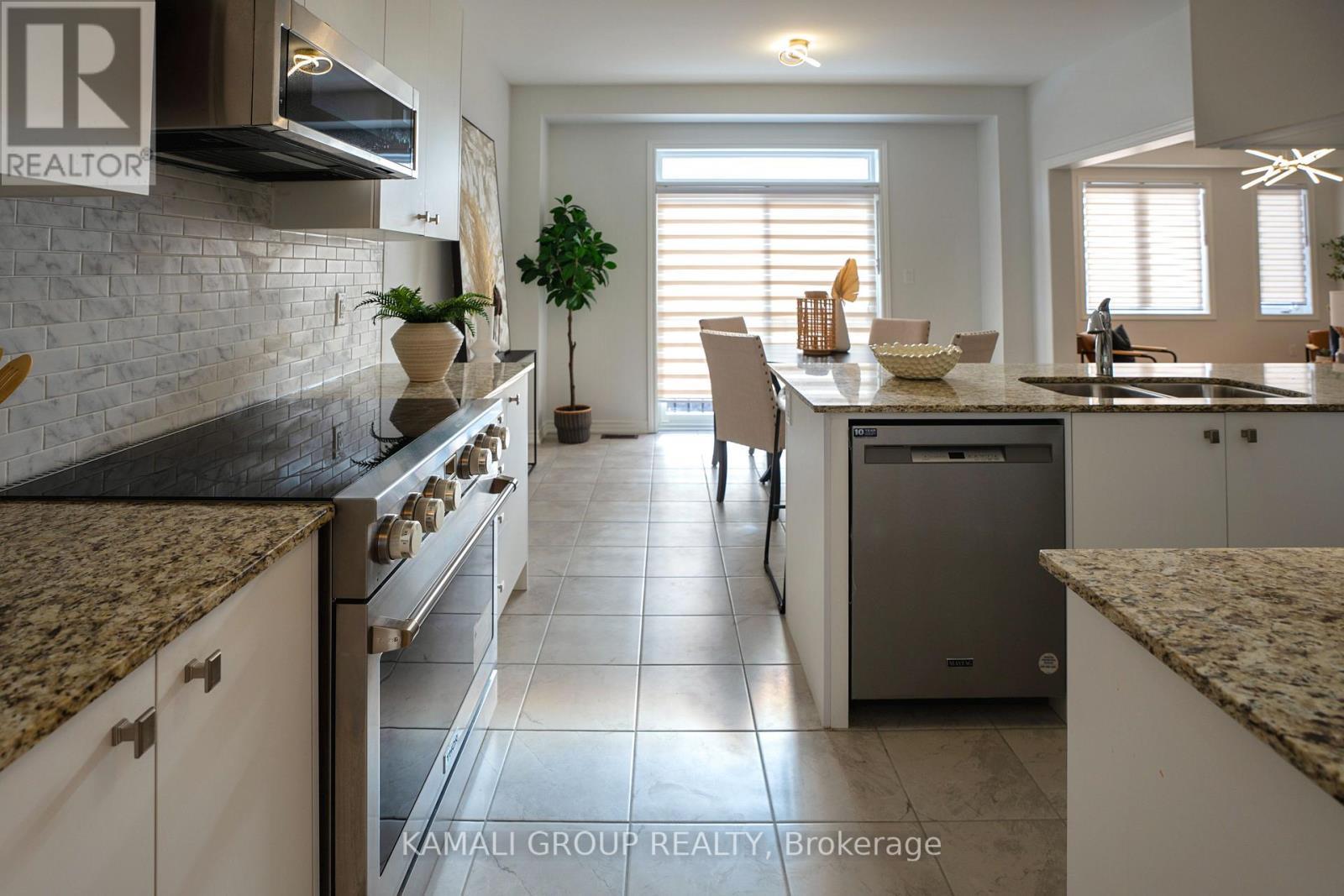 51 Ahchie Court, Vaughan, ON - Indoor Photo Showing Kitchen With Double Sink With Upgraded Kitchen
