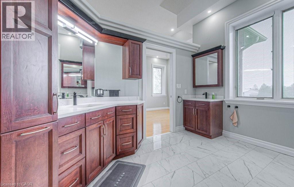 2930 Notre Dame Drive, St. Agatha, ON - Indoor Photo Showing Bathroom