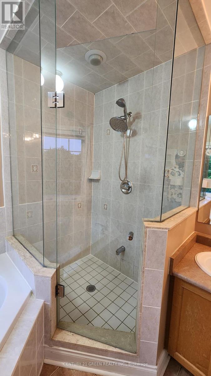 Upper Portion - 68 River Rock Crescent, Brampton, ON - Indoor Photo Showing Bathroom