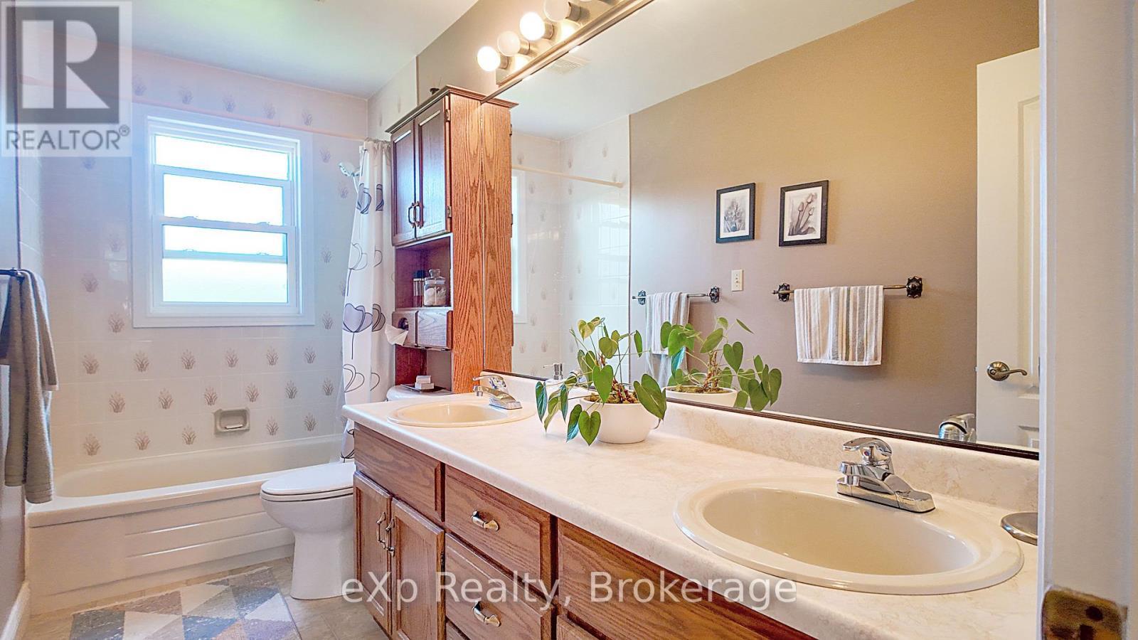 196/198 Concession 10, Saugeen Shores, Saugeen Shores, ON