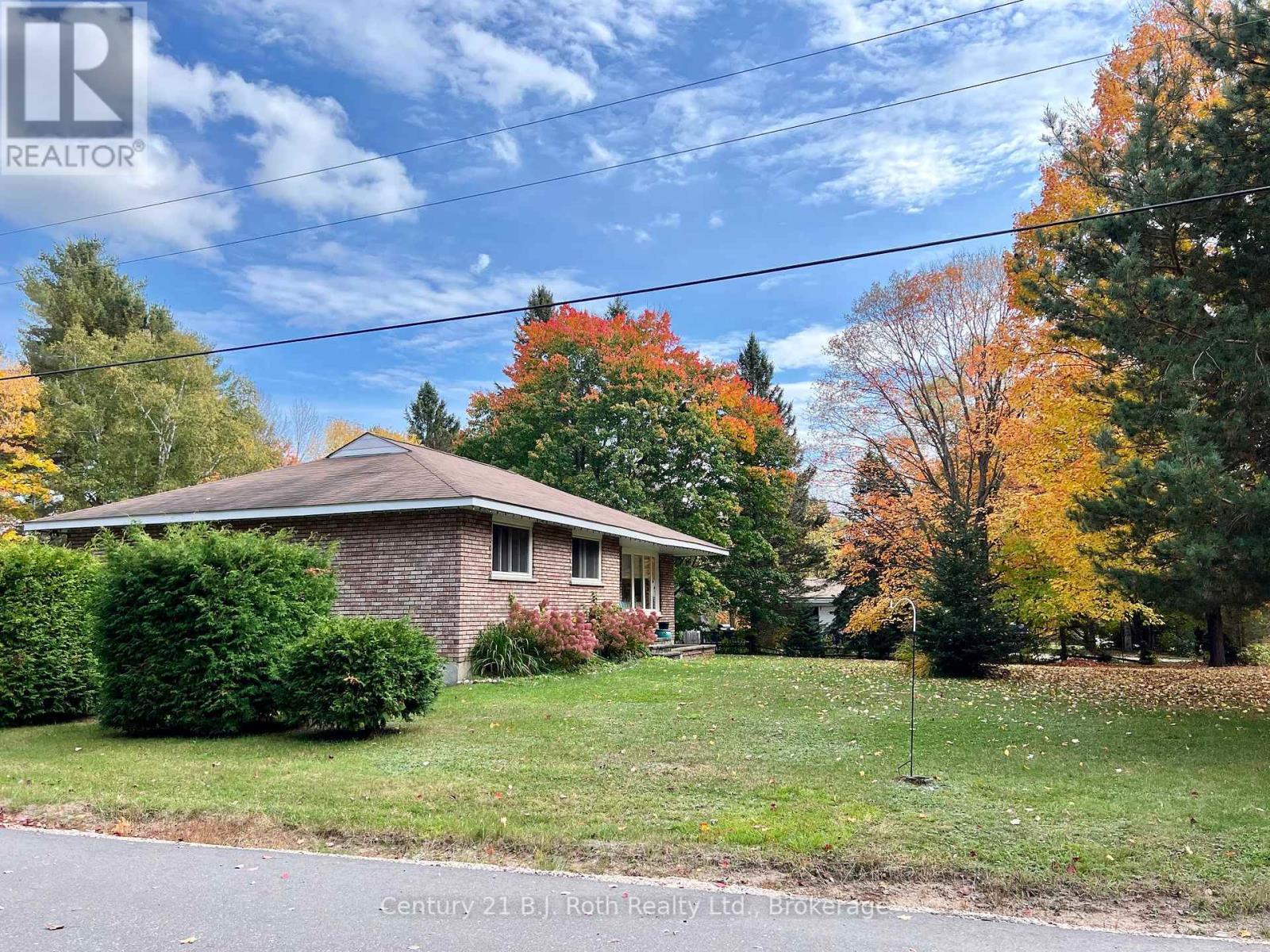 79 Albert Street, Sundridge, ON - Outdoor