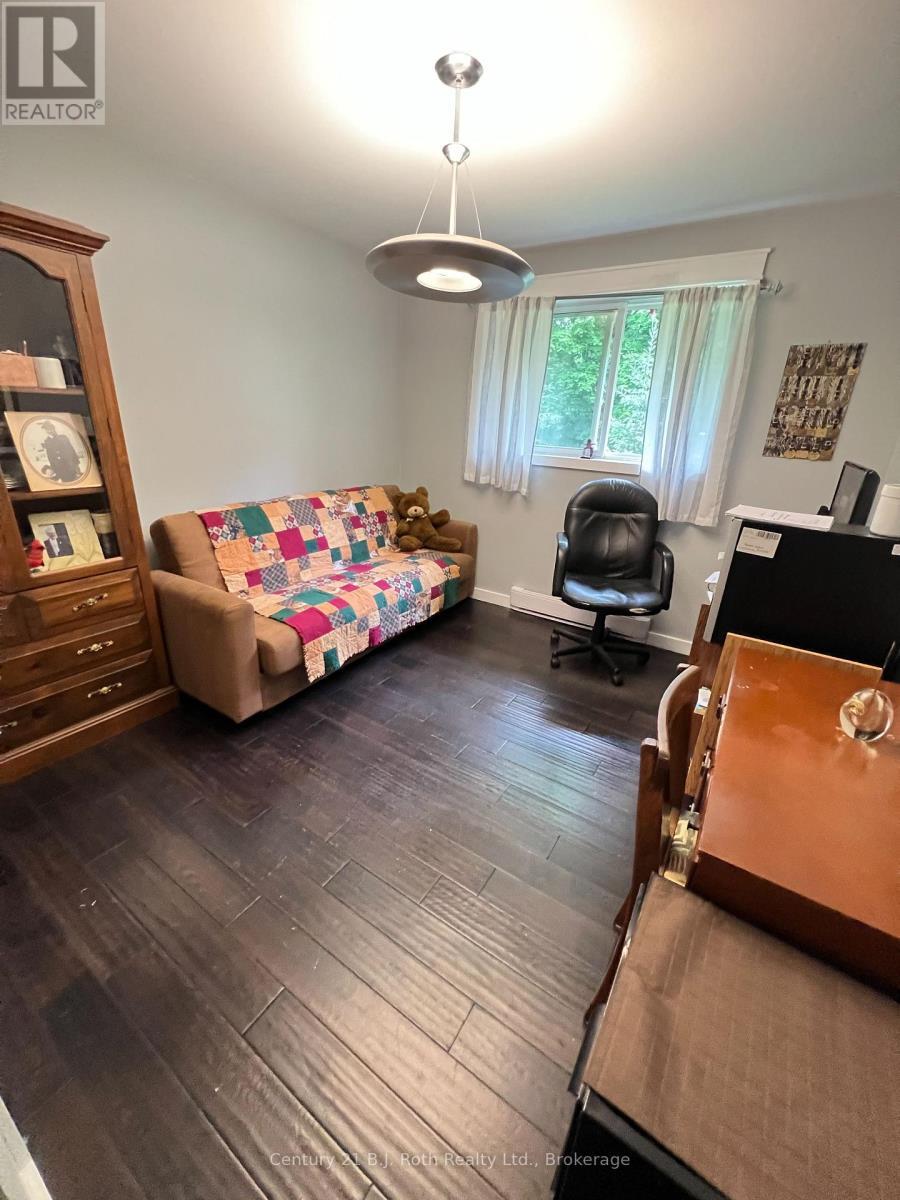 79 Albert Street, Sundridge, ON - Indoor Photo Showing Bedroom