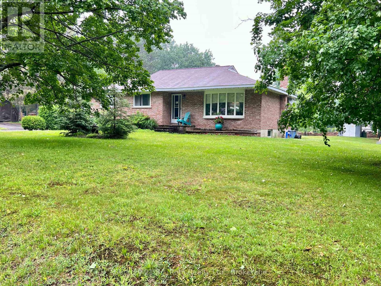 79 Albert Street, Sundridge, ON - Outdoor