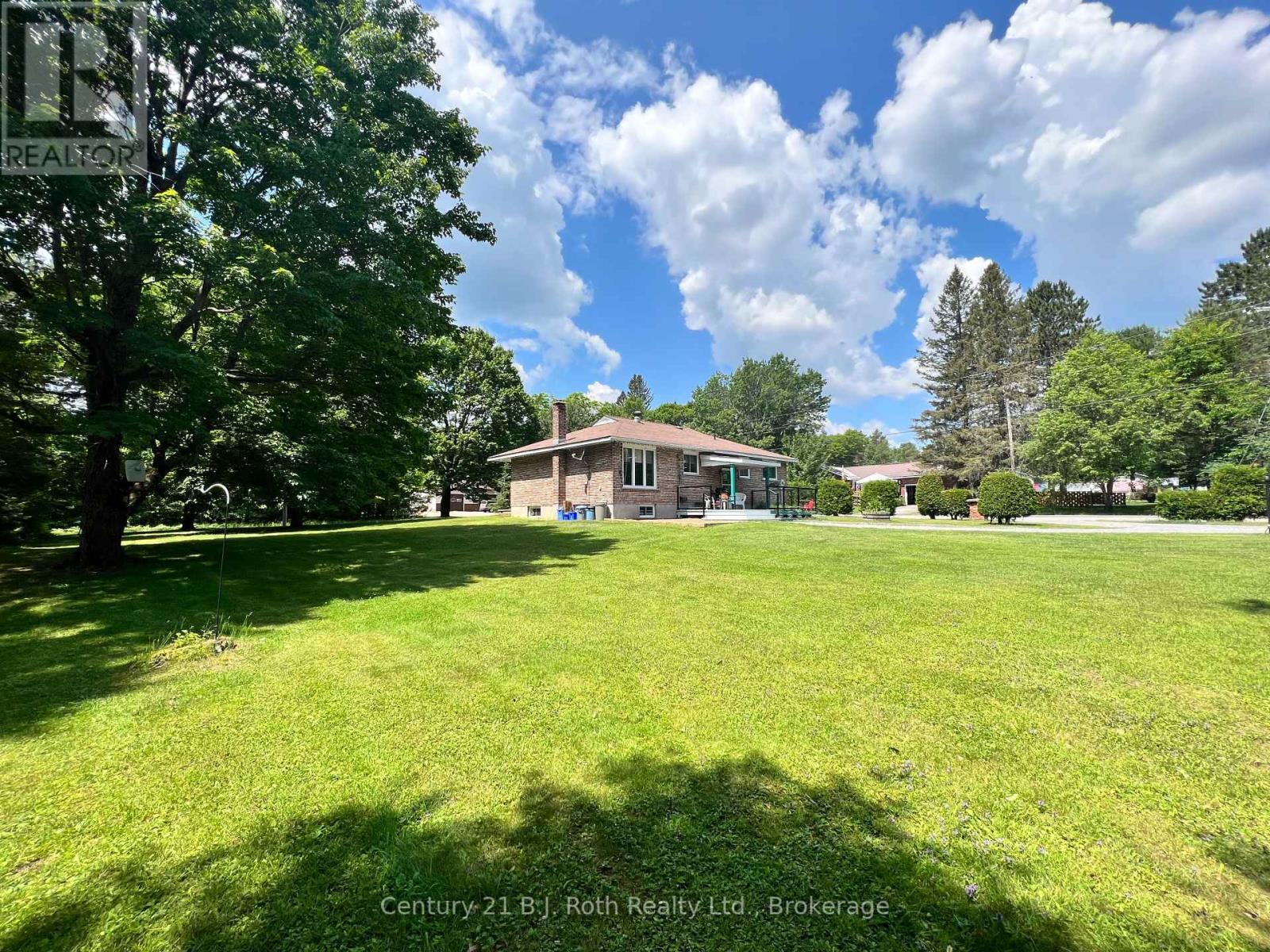 79 Albert Street, Sundridge, ON - Outdoor