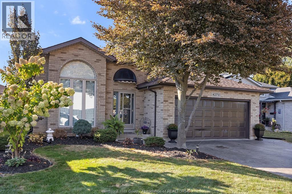 4279 Marlo Crescent, Windsor, ON - Outdoor