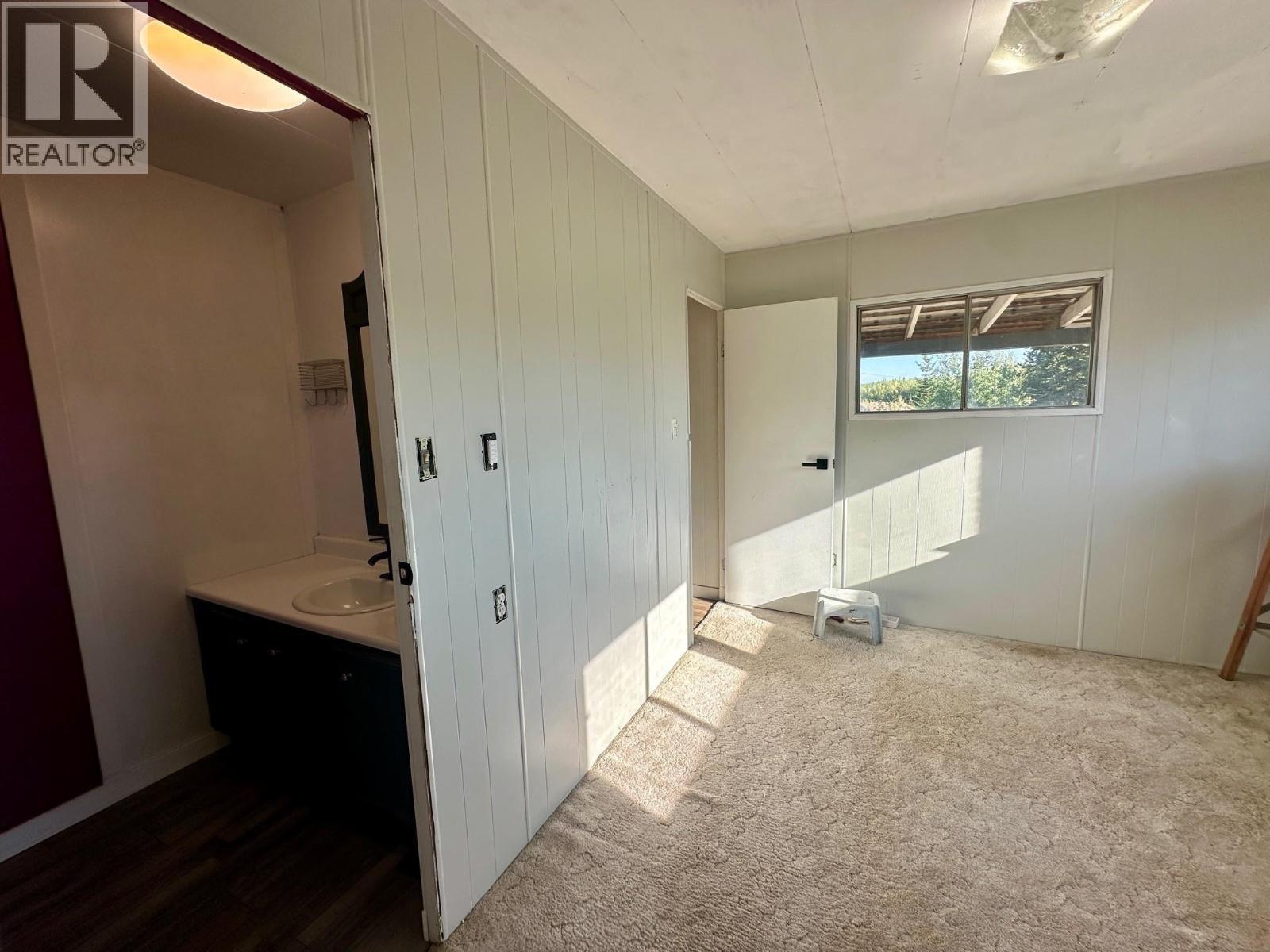 693 Oak Road, Vanderhoof, BC - Indoor Photo Showing Other Room