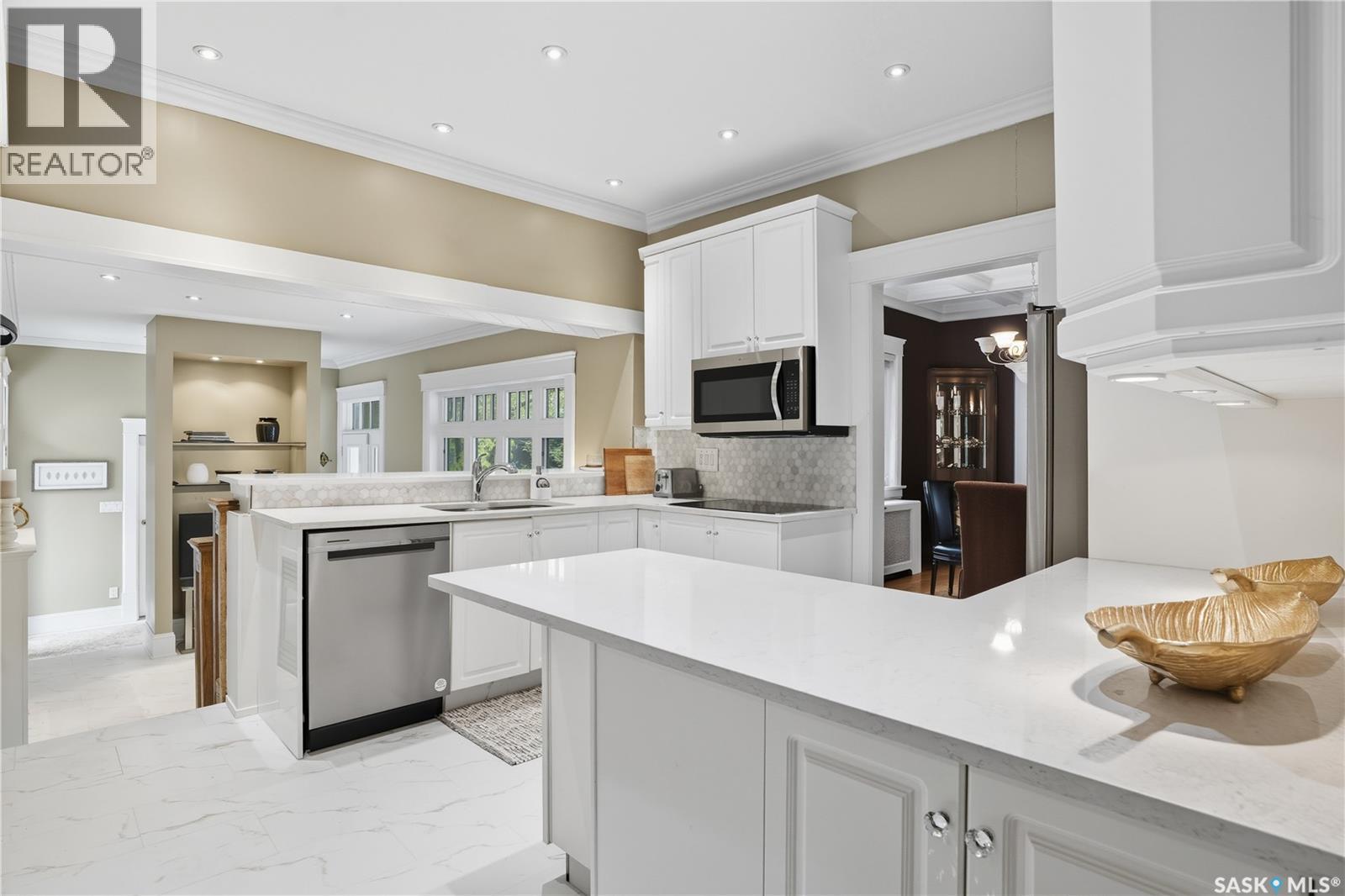 3151 Angus Street, Regina, SK - Indoor Photo Showing Kitchen