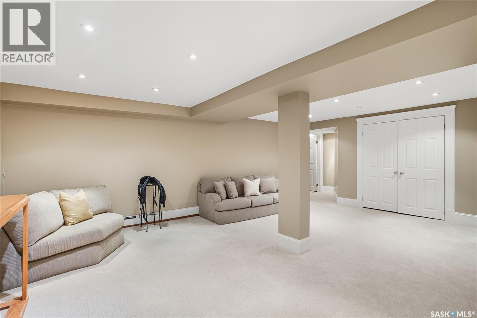 3151 Angus Street, Regina, SK - Indoor