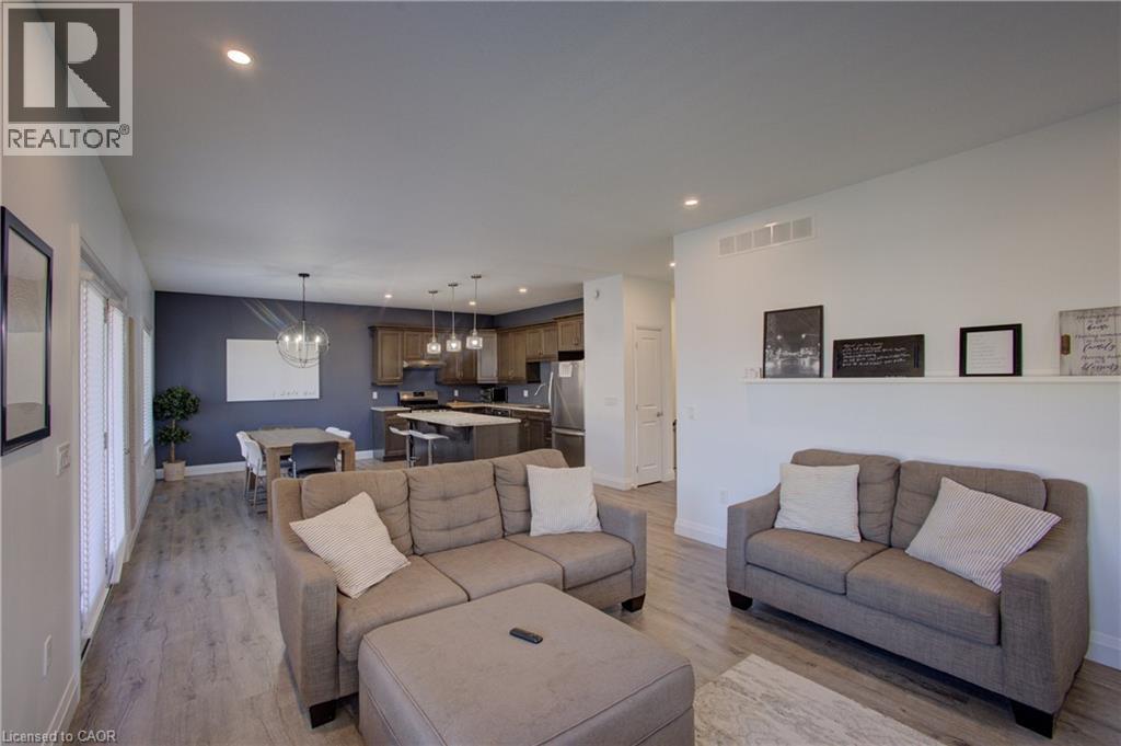 274 Mccourt Place, Atwood, ON - Indoor Photo Showing Living Room