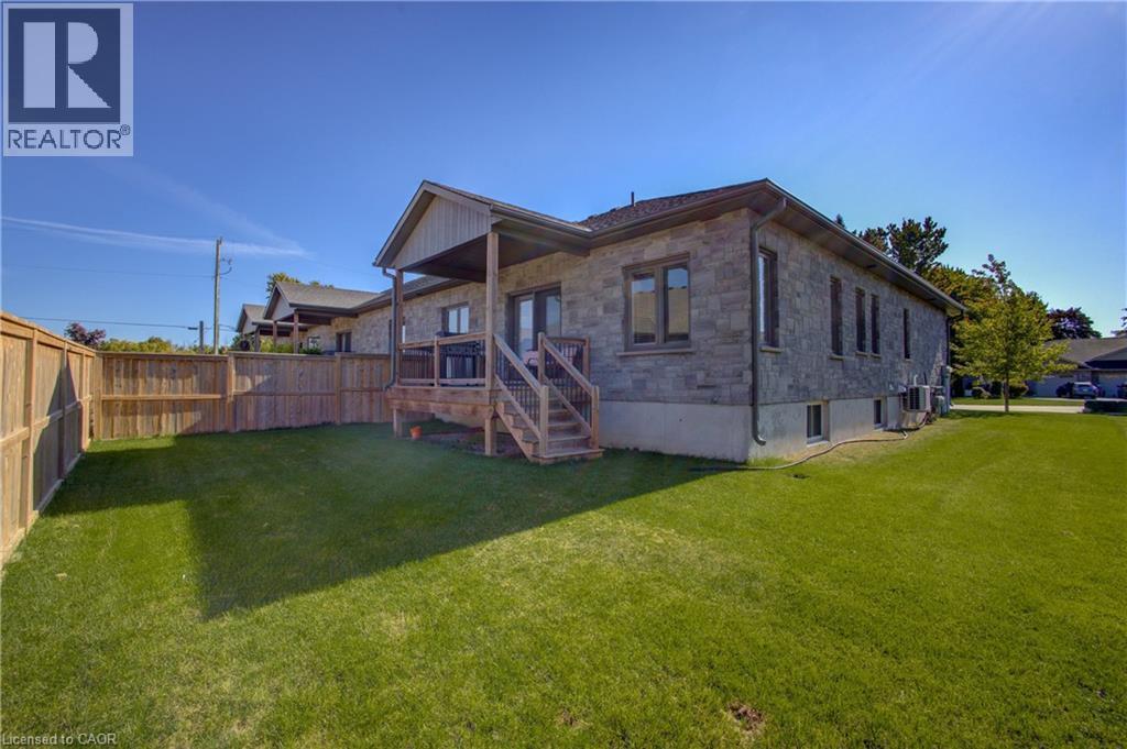 274 Mccourt Place, Atwood, ON - Outdoor