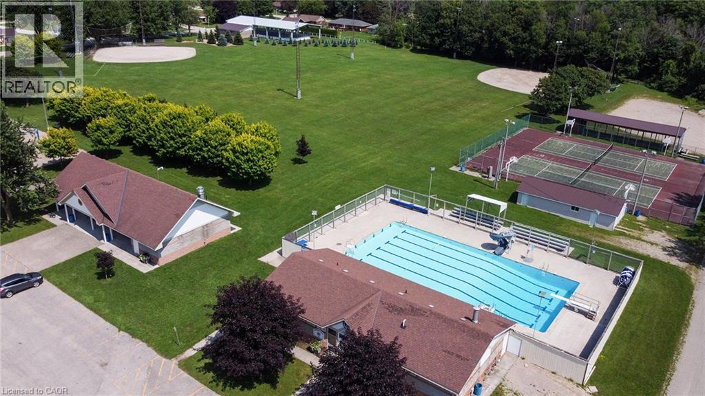 274 Mccourt Place, Atwood, ON - Outdoor