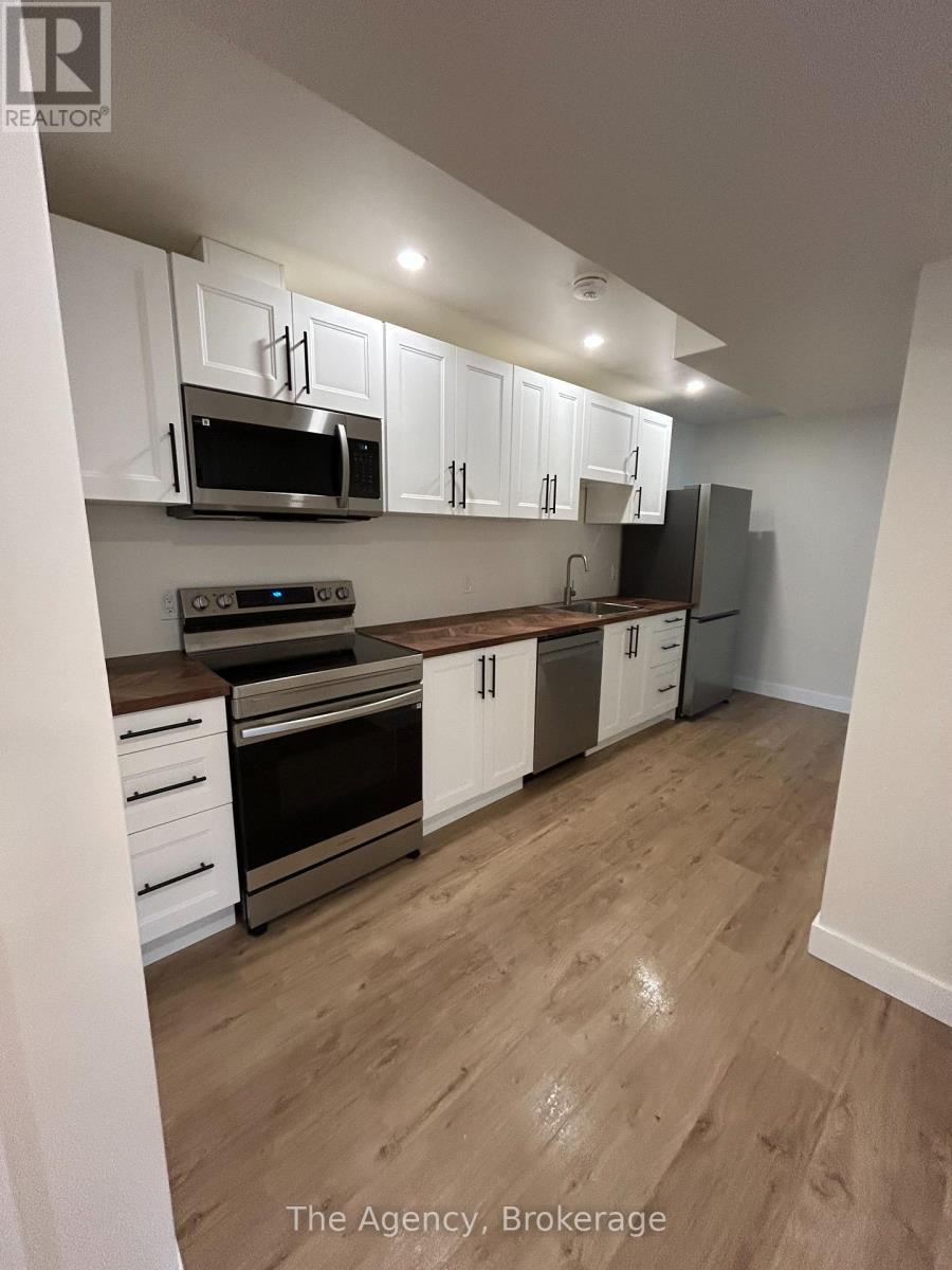 144 Woodchester Avenue, Bracebridge (Macaulay), ON - Indoor Photo Showing Kitchen With Stainless Steel Kitchen