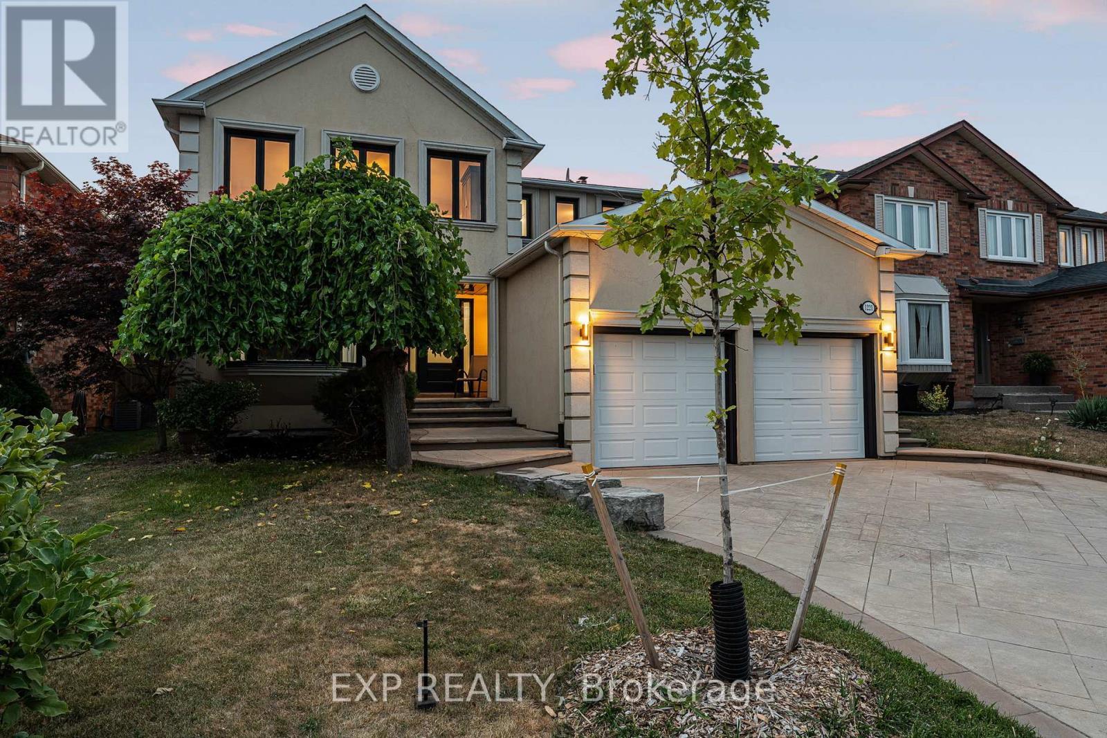 1221 Creekside Drive, Oakville, ON - Outdoor With Facade