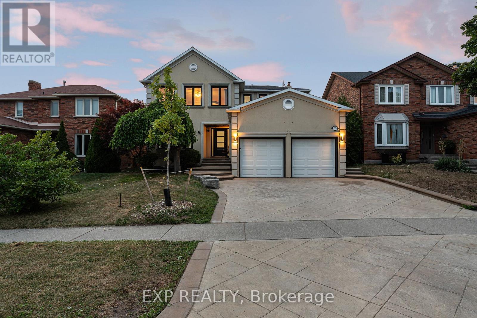 1221 Creekside Drive, Oakville, ON - Outdoor With Facade