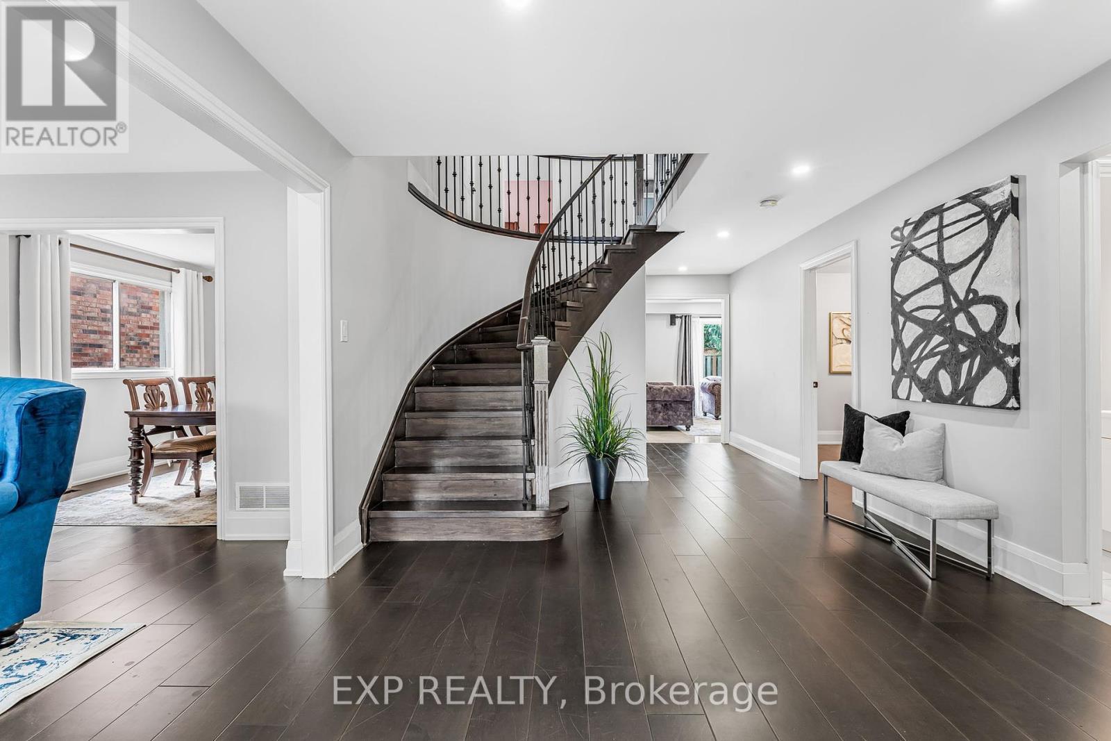 1221 Creekside Drive, Oakville, ON - Indoor