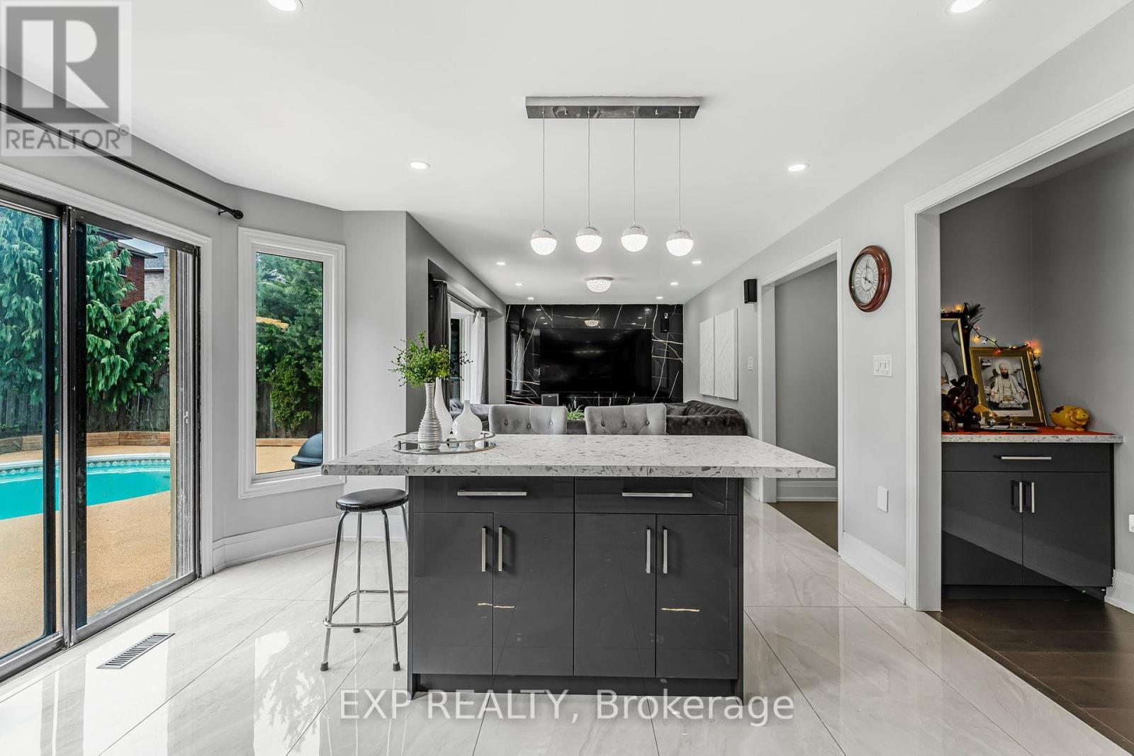 1221 Creekside Drive, Oakville, ON - Indoor