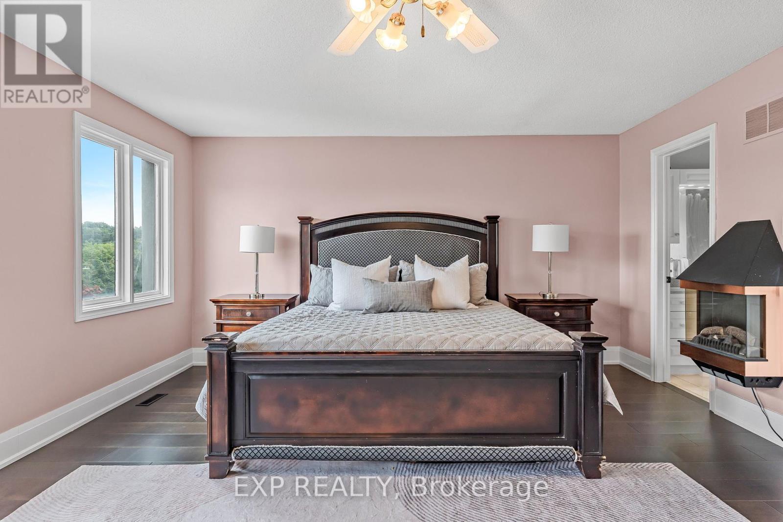 1221 Creekside Drive, Oakville, ON - Indoor Photo Showing Bedroom