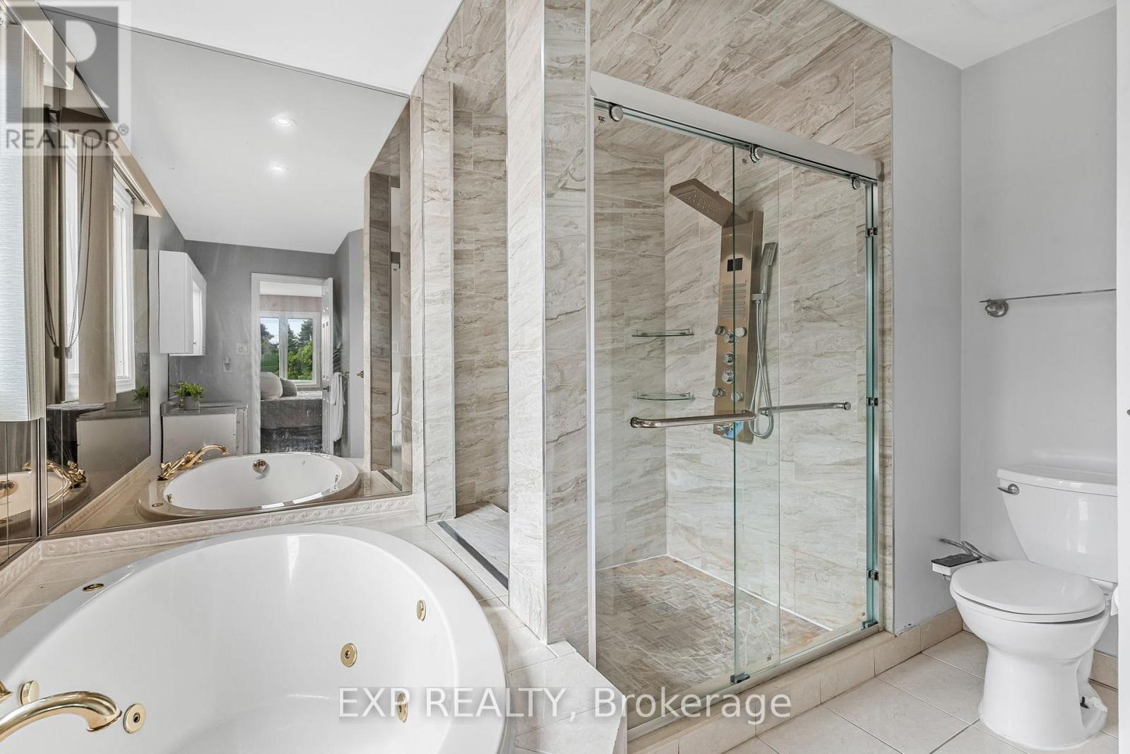 1221 Creekside Drive, Oakville, ON - Indoor Photo Showing Bathroom