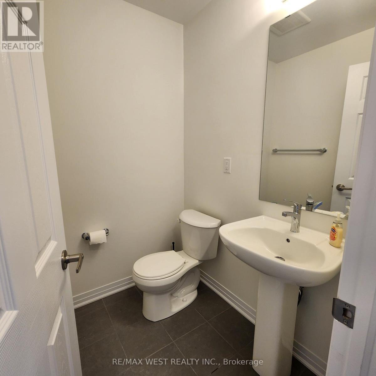 5 Pogie Drive, Welland, ON - Indoor Photo Showing Bathroom