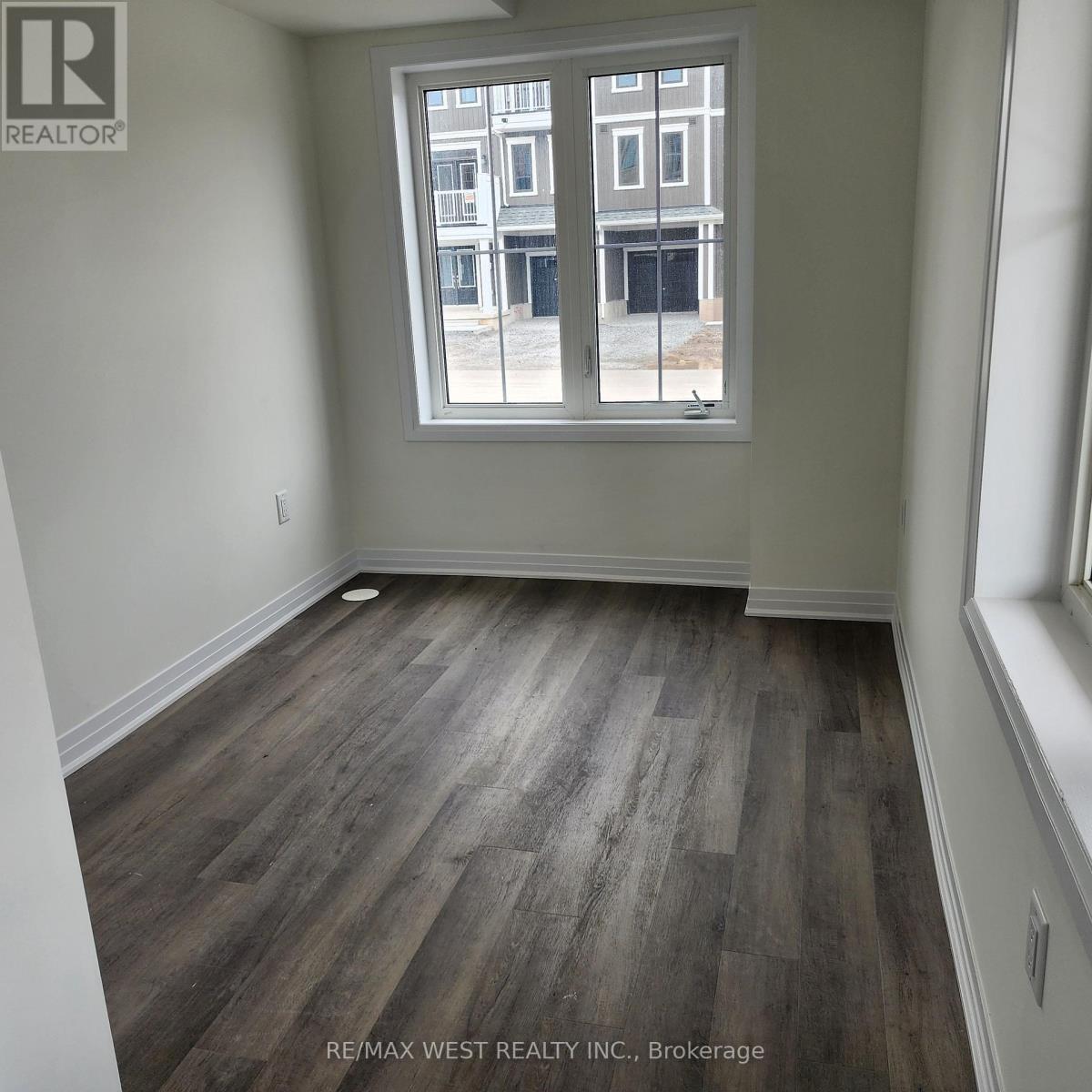 5 Pogie Drive, Welland, ON - Indoor Photo Showing Other Room