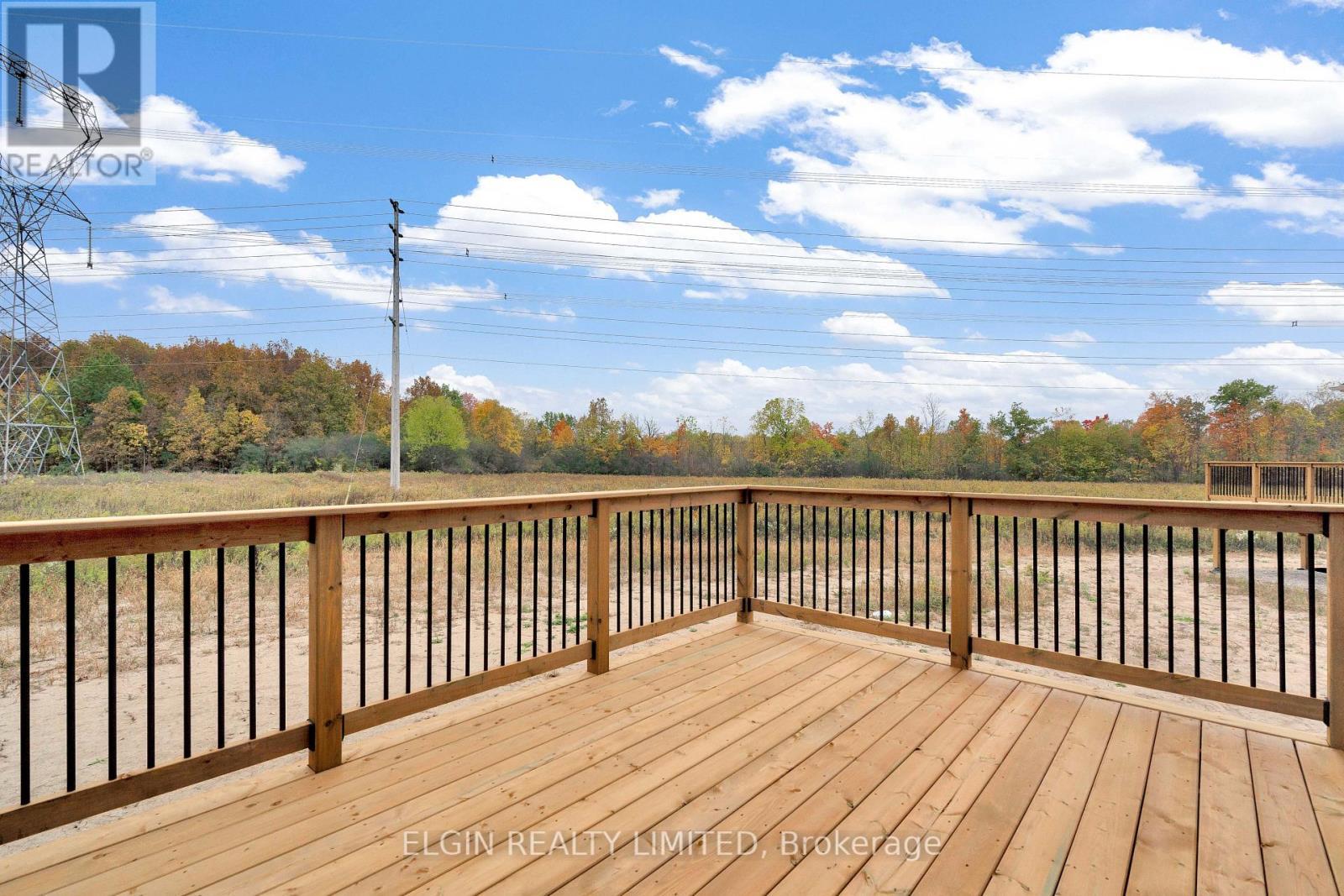 8 Columbus Court, Central Elgin, ON - Outdoor With Deck Patio Veranda