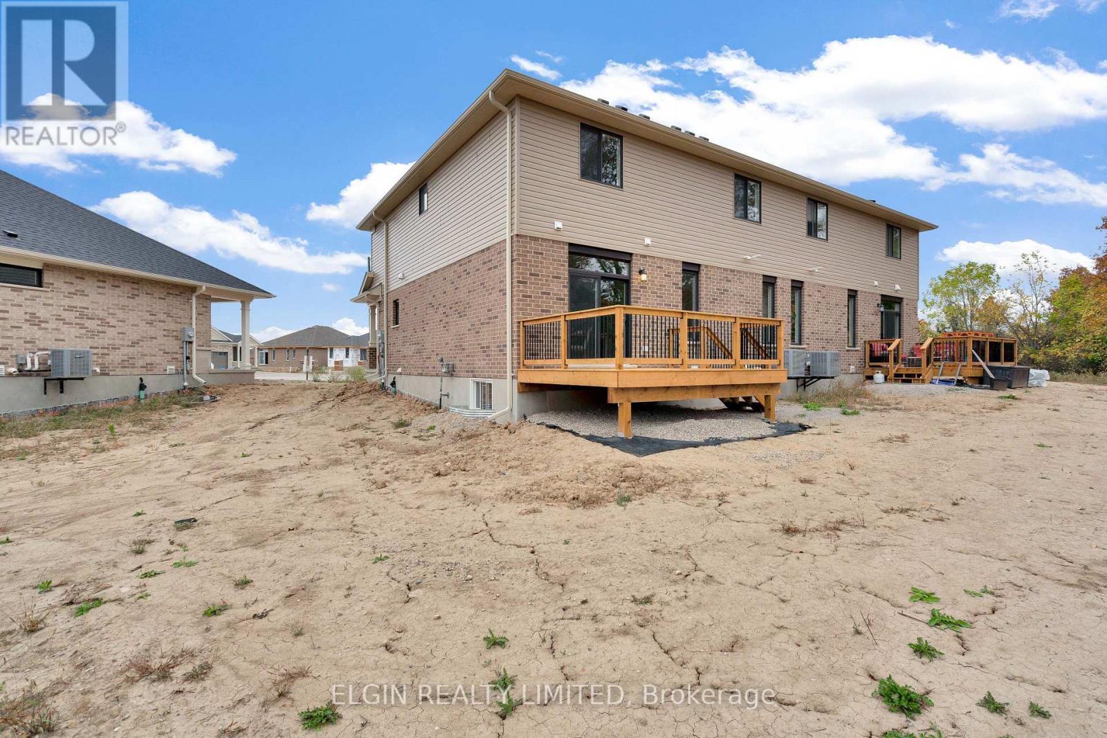8 Columbus Court, Central Elgin, ON - Outdoor With Deck Patio Veranda With Exterior