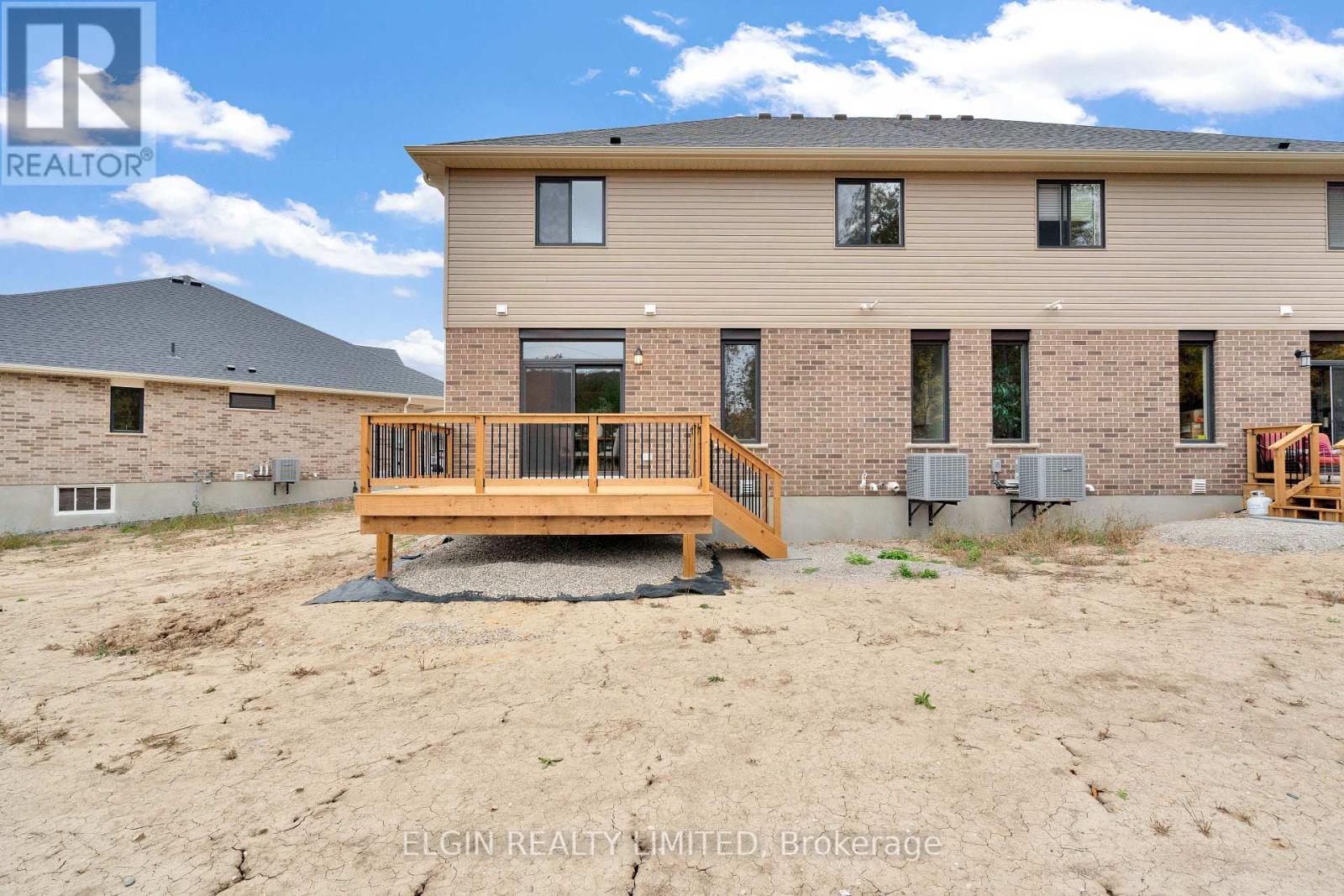 8 Columbus Court, Central Elgin, ON - Outdoor With Deck Patio Veranda With Exterior
