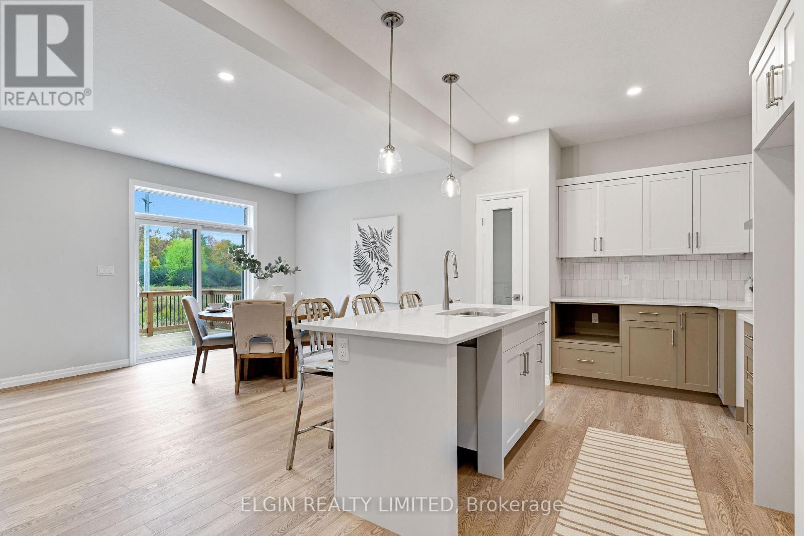 8 Columbus Court, Central Elgin, ON - Indoor