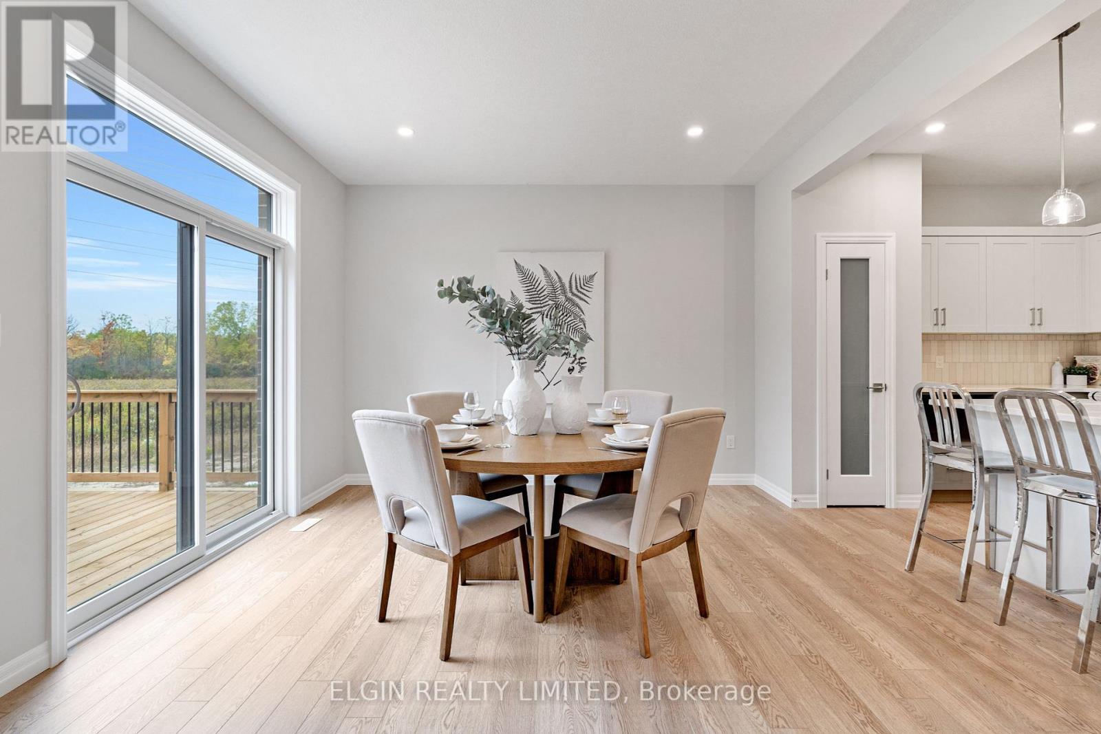 8 Columbus Court, Central Elgin, ON - Indoor Photo Showing Dining Room