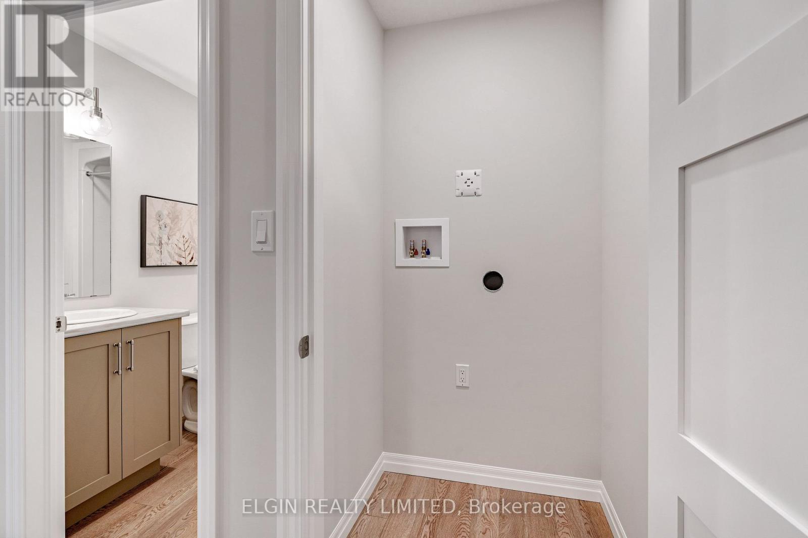 8 Columbus Court, Central Elgin, ON - Indoor Photo Showing Other Room