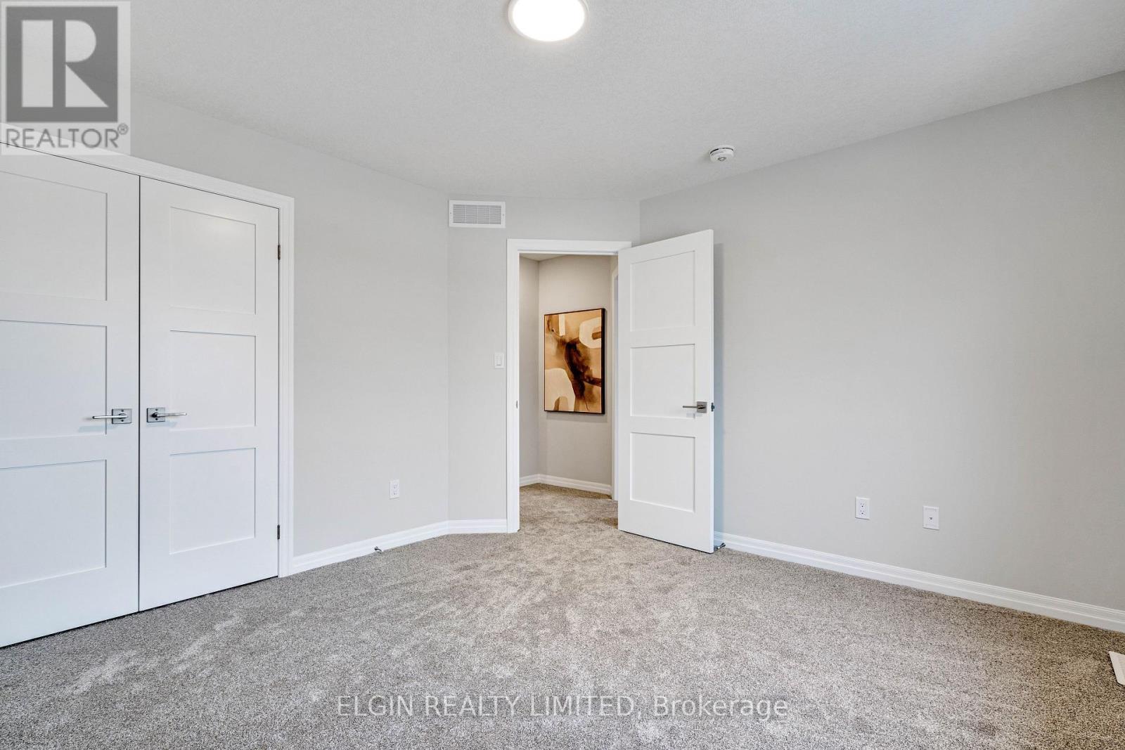 8 Columbus Court, Central Elgin, ON - Indoor Photo Showing Other Room