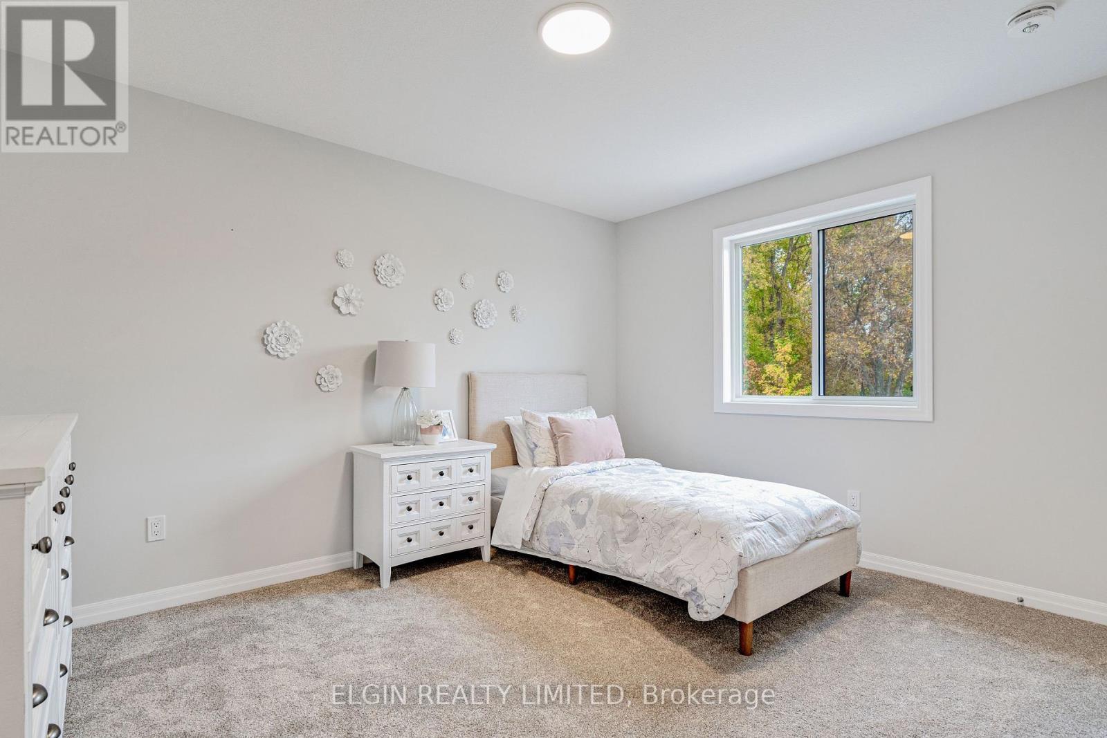 8 Columbus Court, Central Elgin, ON - Indoor Photo Showing Bedroom