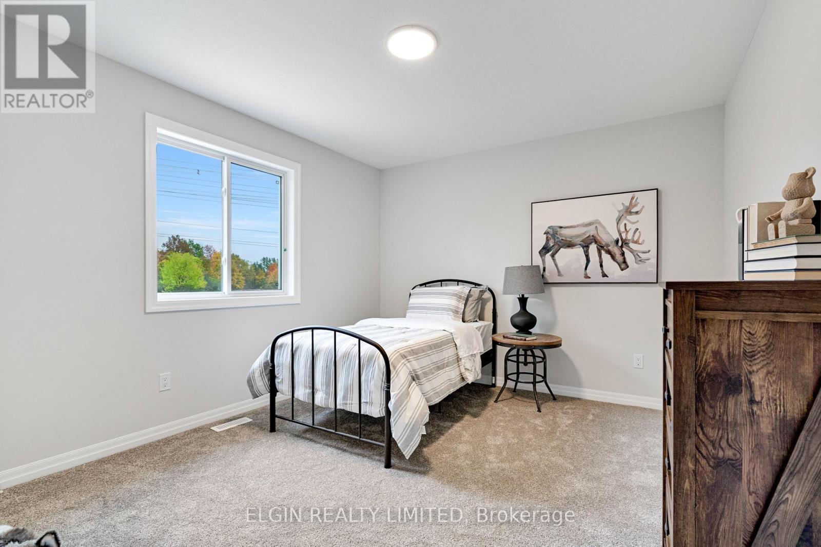 8 Columbus Court, Central Elgin, ON - Indoor Photo Showing Bedroom