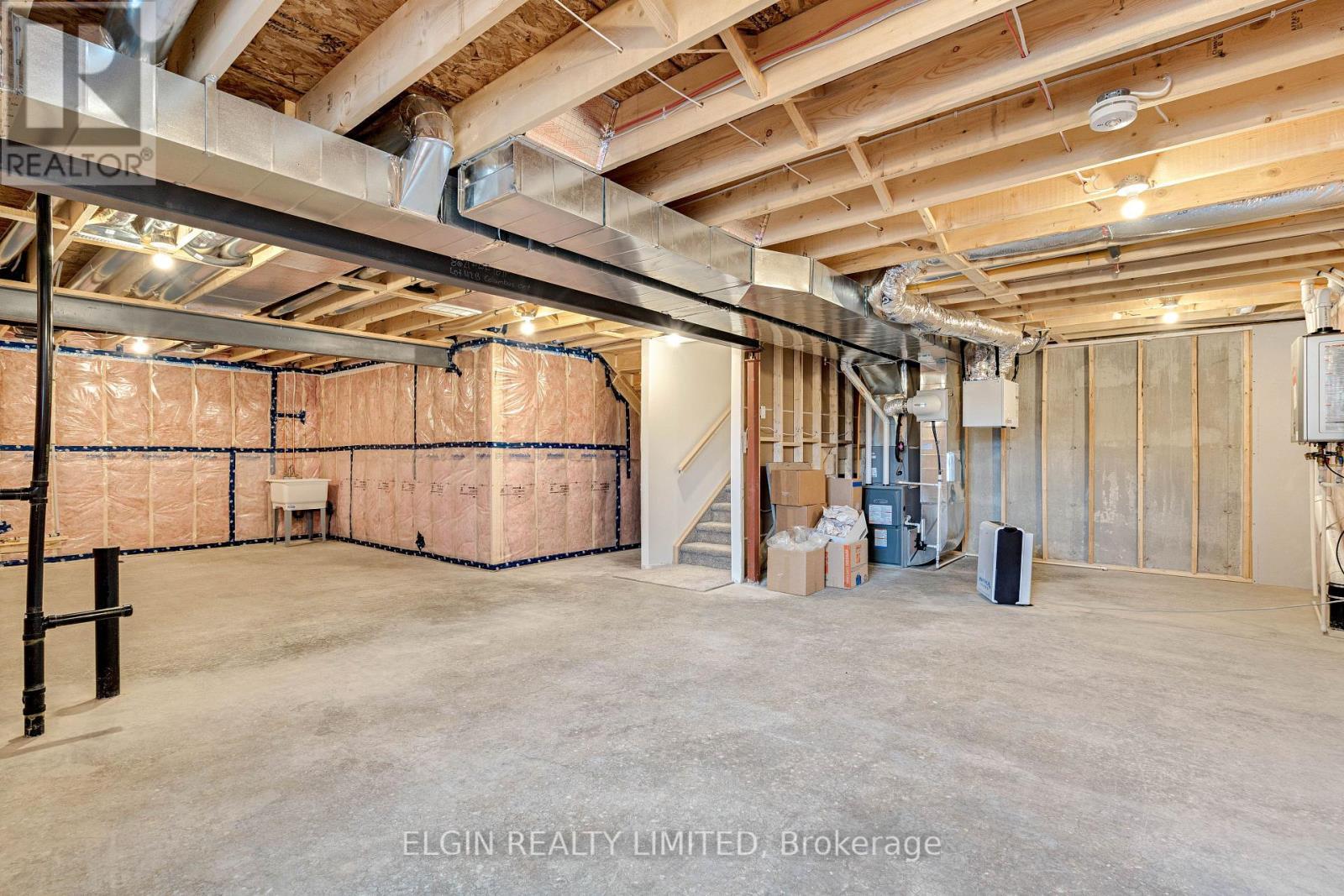 8 Columbus Court, Central Elgin, ON - Indoor Photo Showing Basement