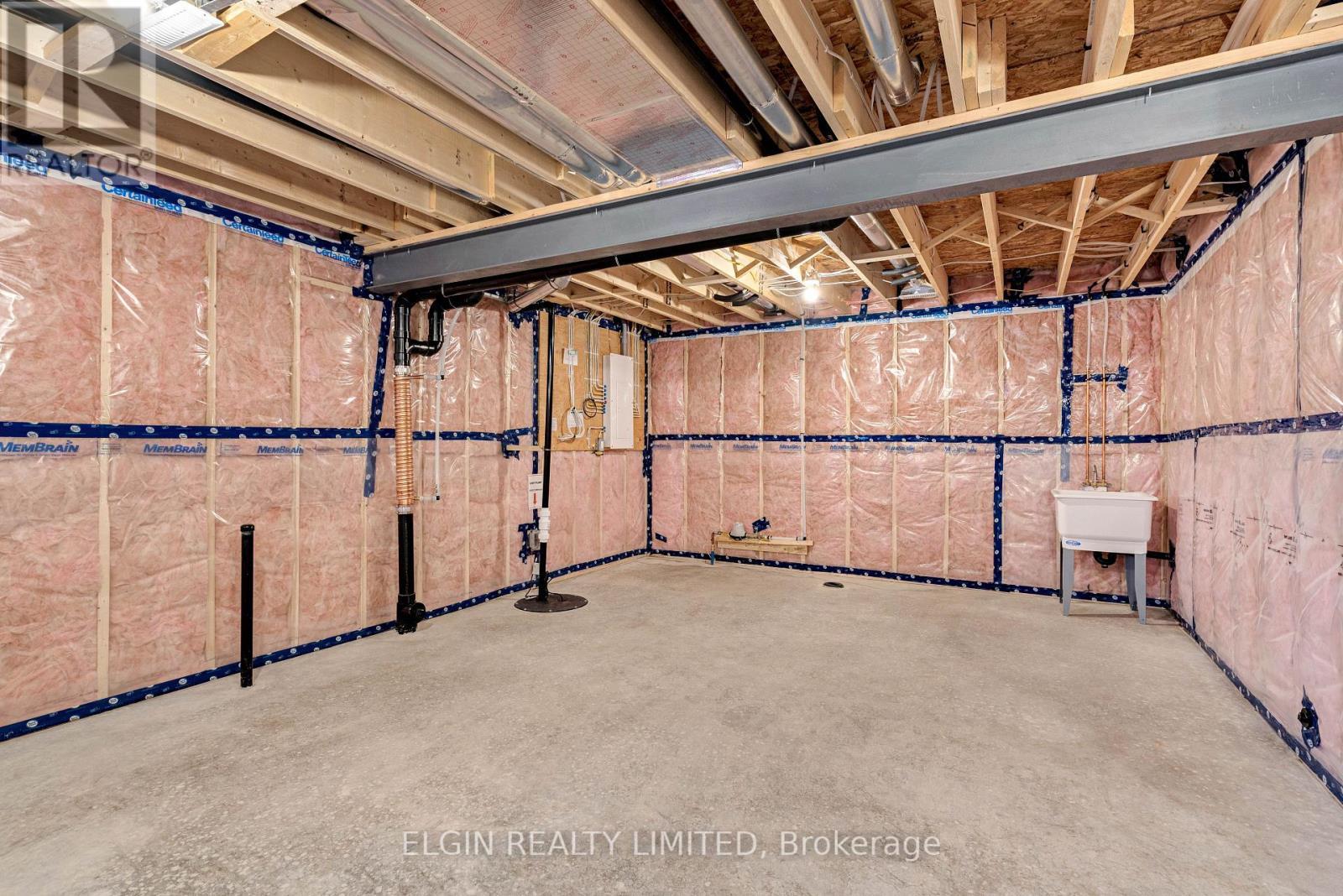8 Columbus Court, Central Elgin, ON - Indoor Photo Showing Basement