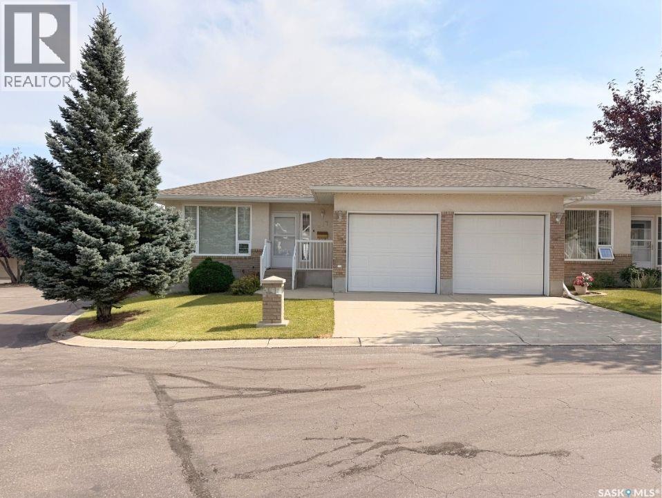 417 165 Robert Street W, Swift Current, SK - Outdoor