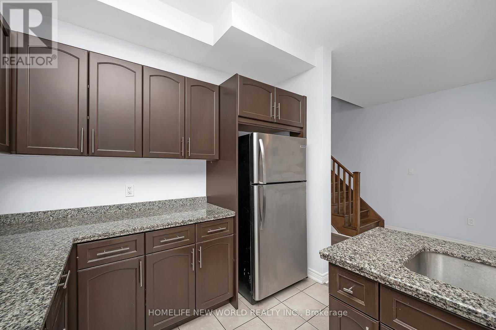 79 Sonoma Valley Crescent, Hamilton, ON - Indoor Photo Showing Kitchen