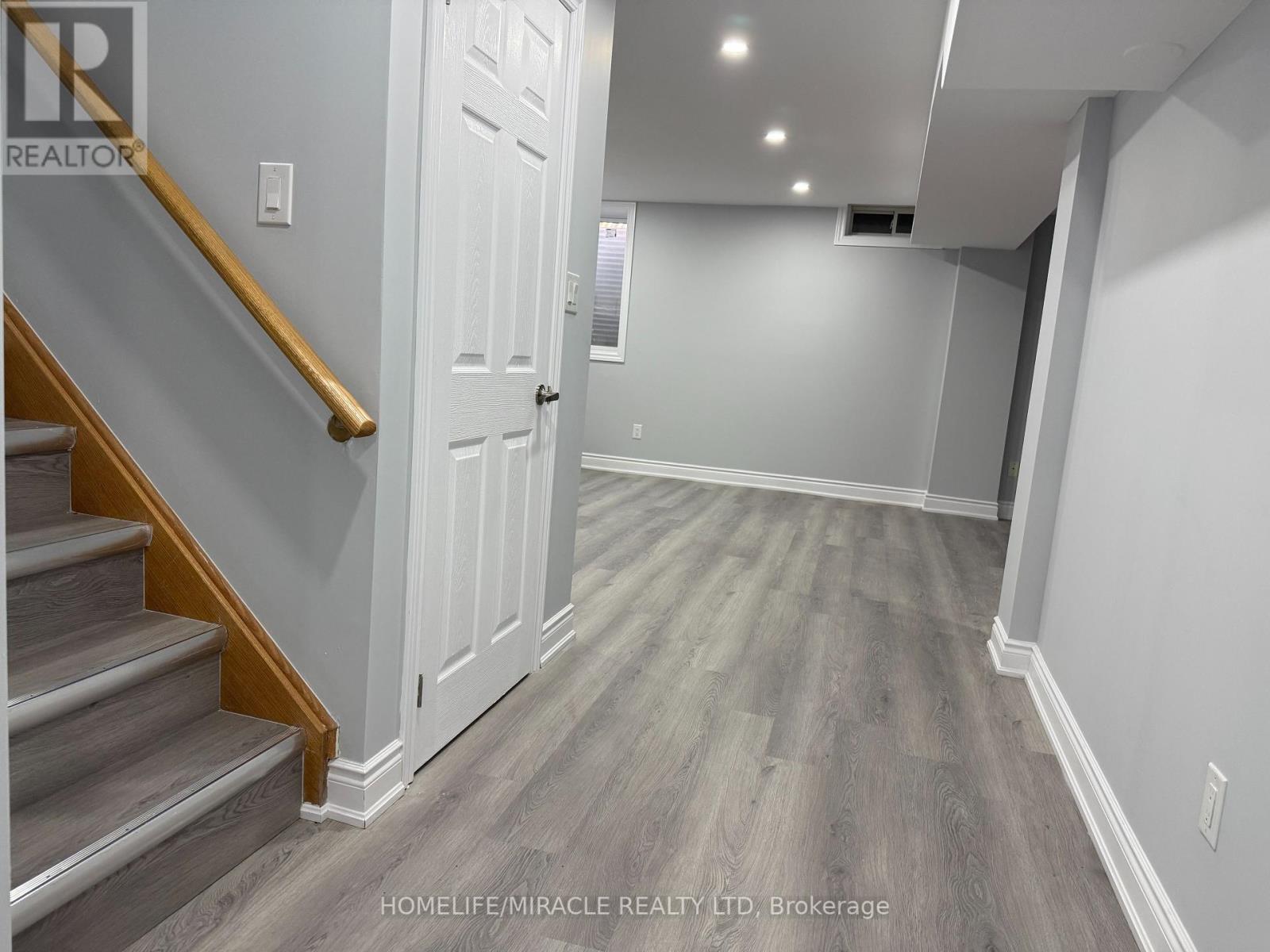 31 Flurry Circle, Brampton, ON - Indoor Photo Showing Other Room