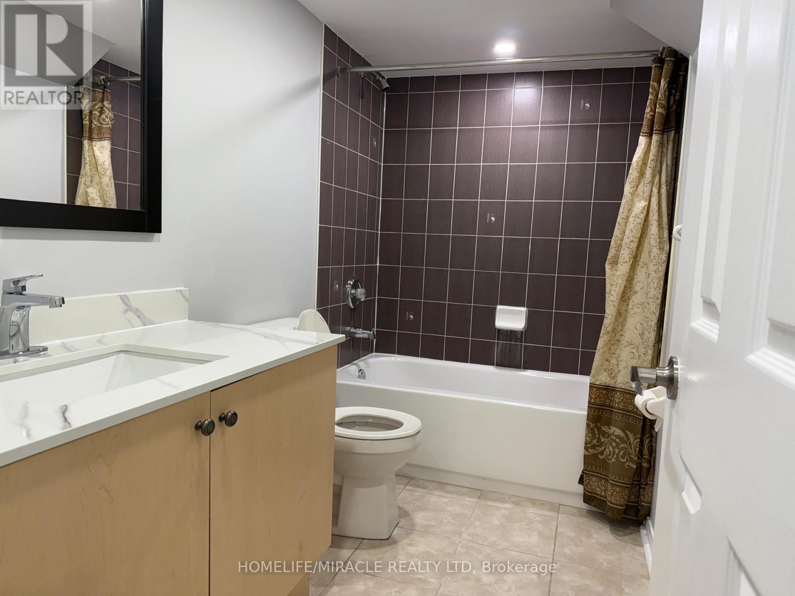 31 Flurry Circle, Brampton, ON - Indoor Photo Showing Bathroom