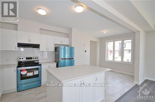 201 Billrian Crescent, Ottawa, ON - Indoor Photo Showing Kitchen With Stainless Steel Kitchen