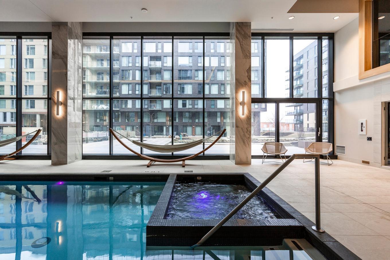 Spa - 308-1548 Rue Des Bassins, Montréal (Le Sud-Ouest), QC - Indoor Photo Showing Other Room