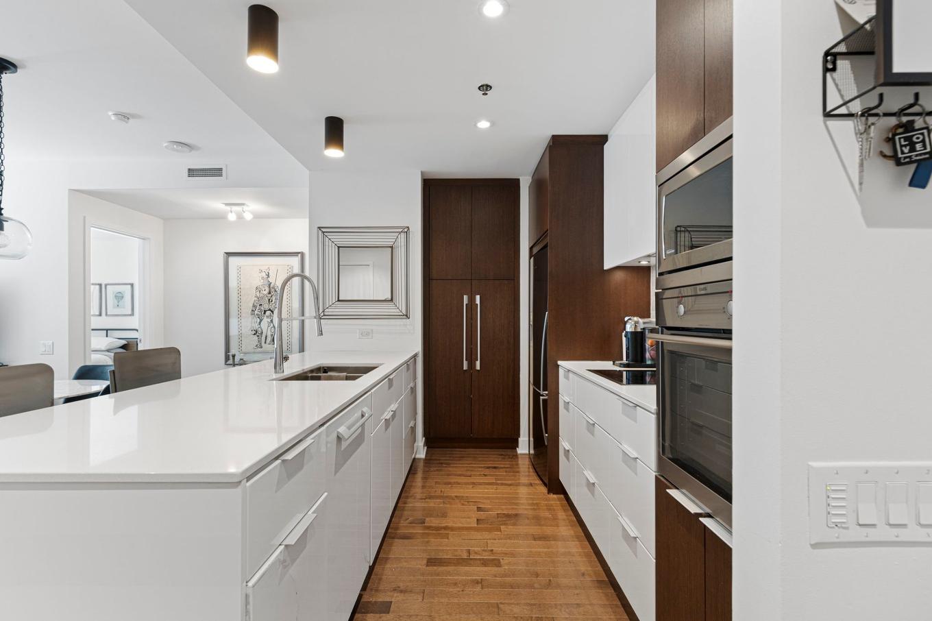 Cuisine - 308-1548 Rue Des Bassins, Montréal (Le Sud-Ouest), QC - Indoor Photo Showing Kitchen With Double Sink With Upgraded Kitchen