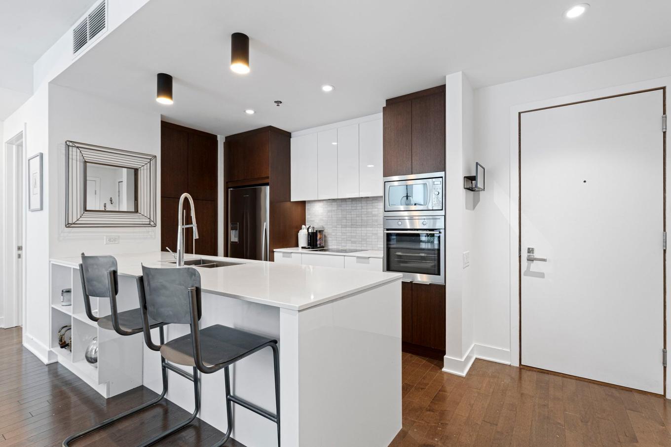 Cuisine - 308-1548 Rue Des Bassins, Montréal (Le Sud-Ouest), QC - Indoor Photo Showing Kitchen With Upgraded Kitchen