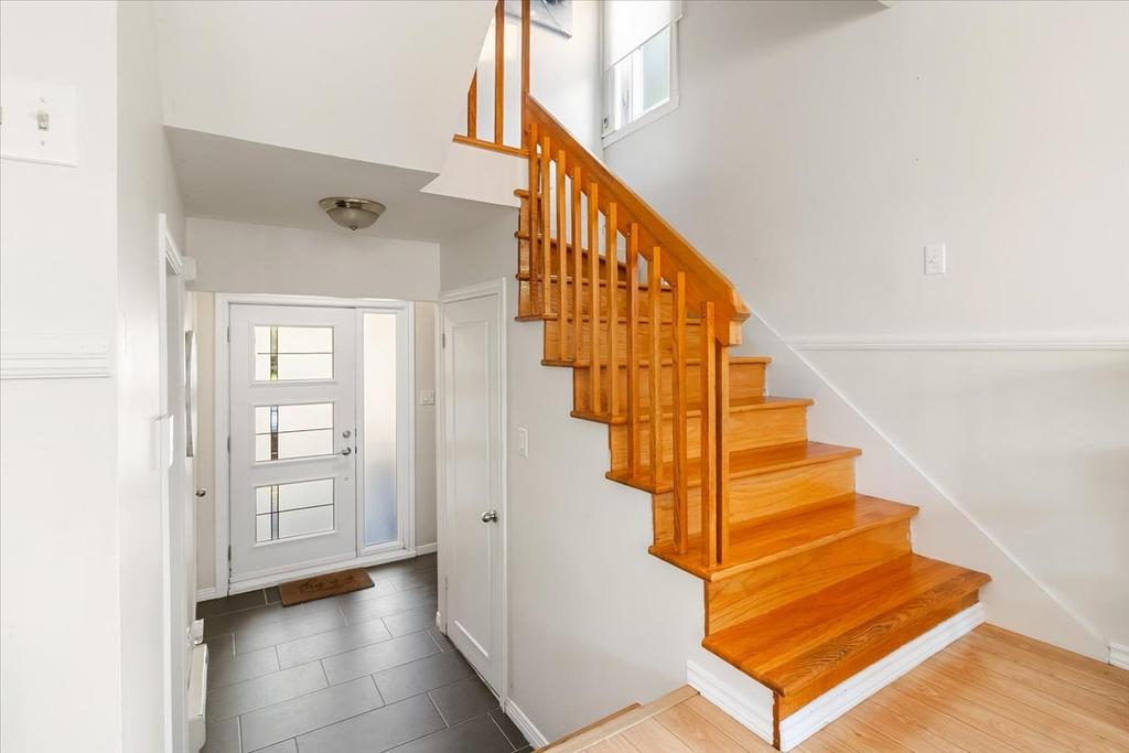 Escalier - 259 5E Avenue, Pincourt, QC - Indoor Photo Showing Other Room