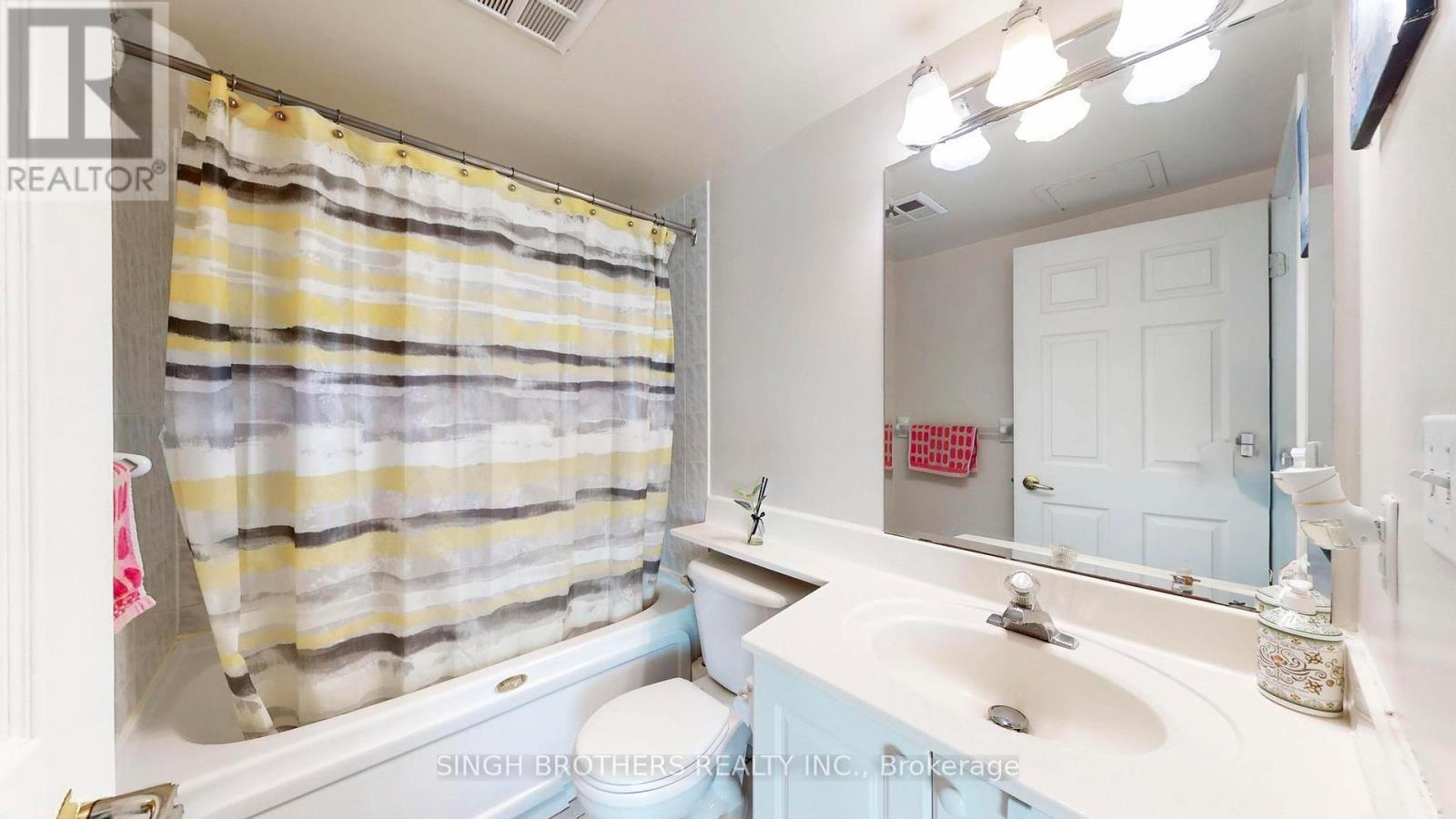 1505 - 1 Lee Centre Drive, Toronto, ON - Indoor Photo Showing Bathroom