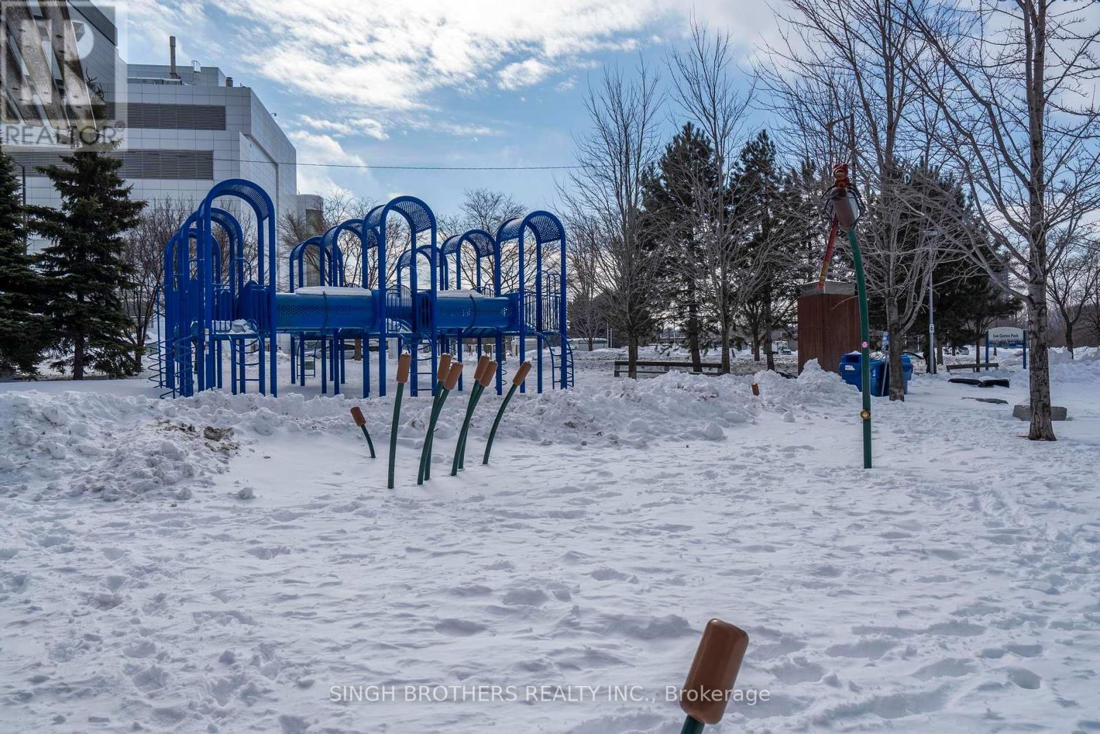 1505 - 1 Lee Centre Drive, Toronto, ON - Outdoor