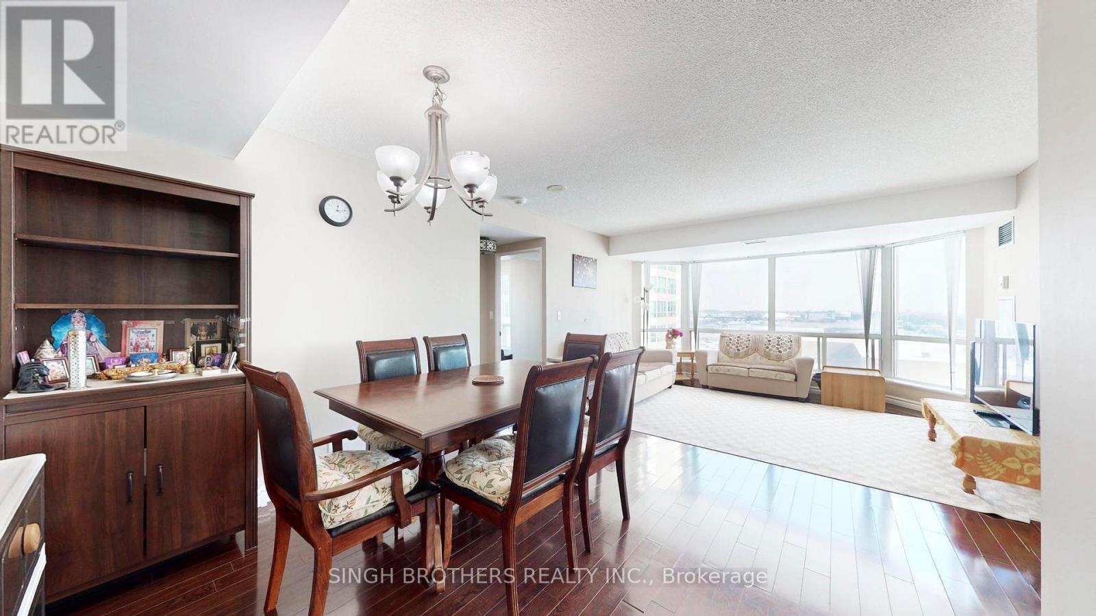 1505 - 1 Lee Centre Drive, Toronto, ON - Indoor Photo Showing Dining Room