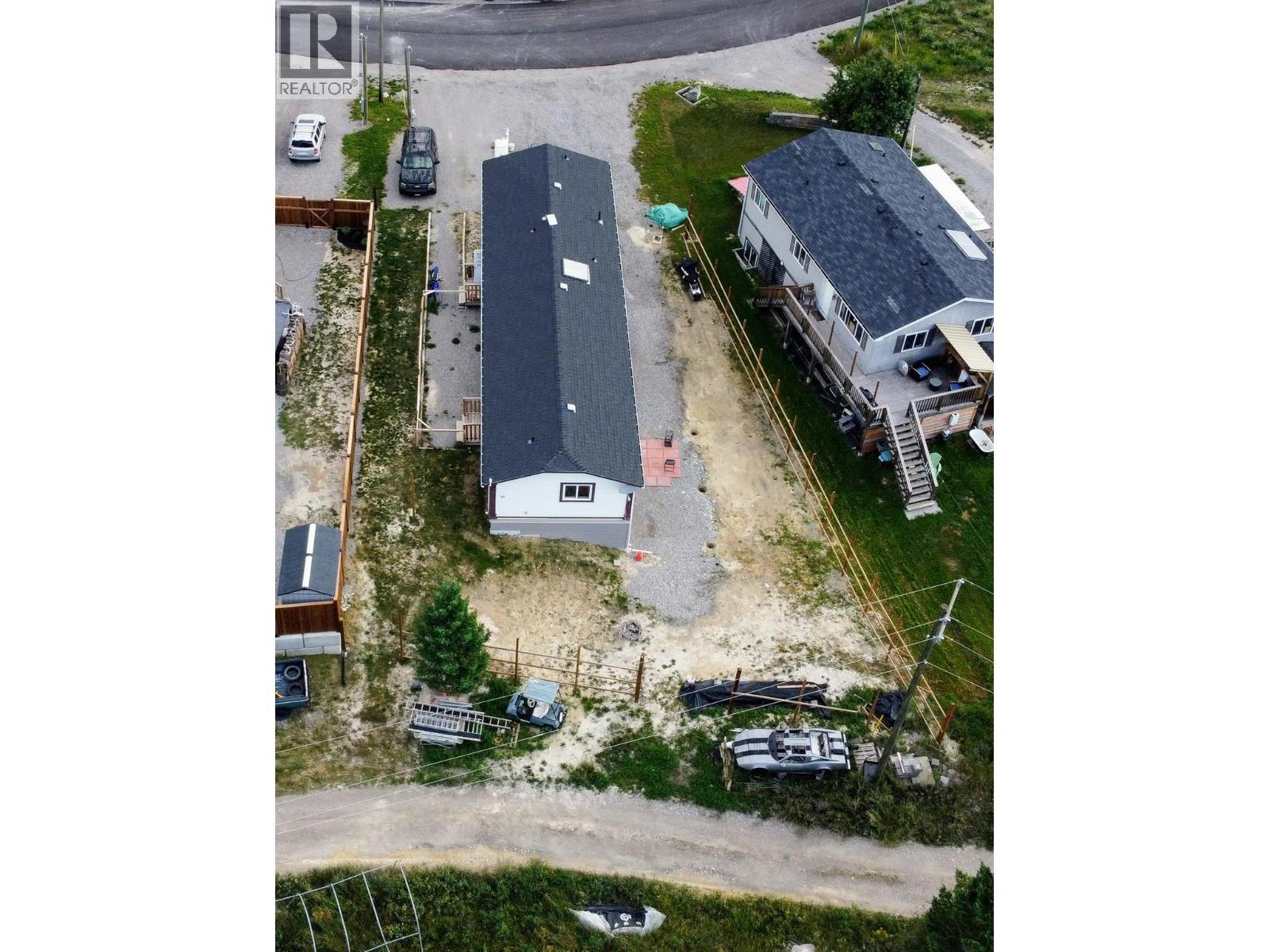 4811 Crescentwood Drive, Edgewater, BC - Outdoor