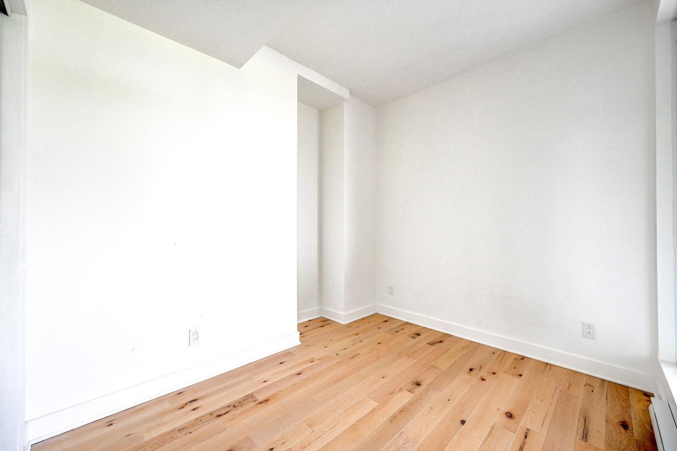 Chambre à coucher - 201-5505 Boul. Du Quartier, Brossard, QC - Indoor Photo Showing Other Room